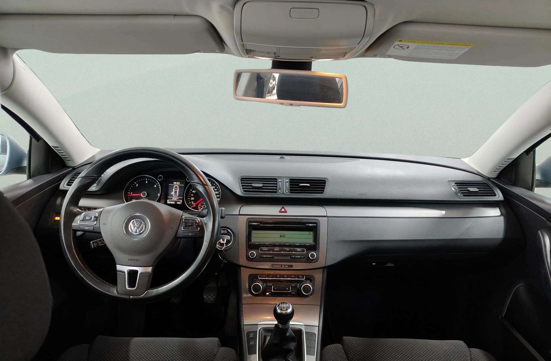 Volkswagen Passat 2.0 TDI DPF Edition Plus - foto 6