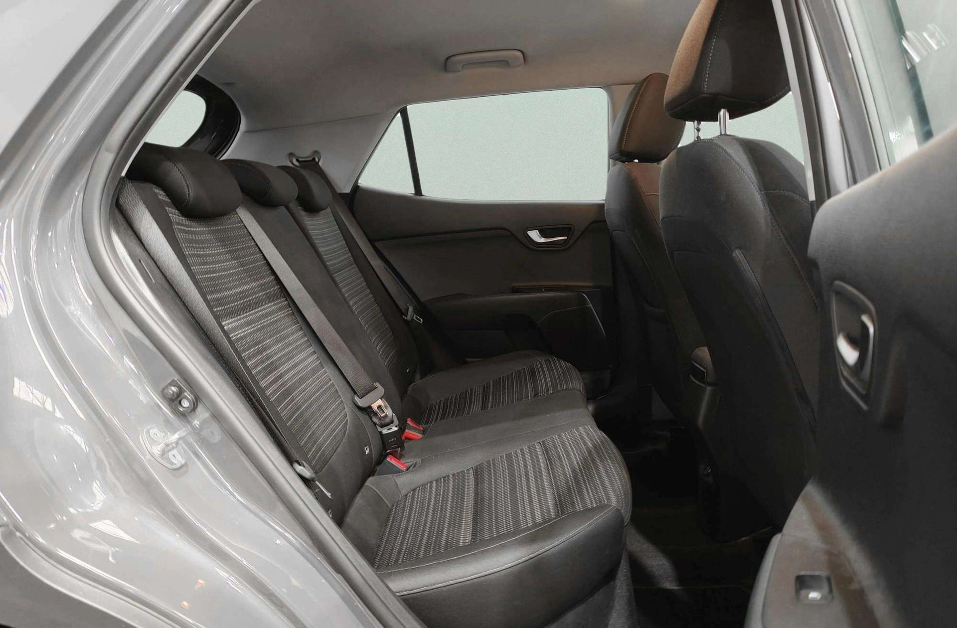 Kia Stonic 1.0 T-GDi MHEV Drive iMT - foto 16