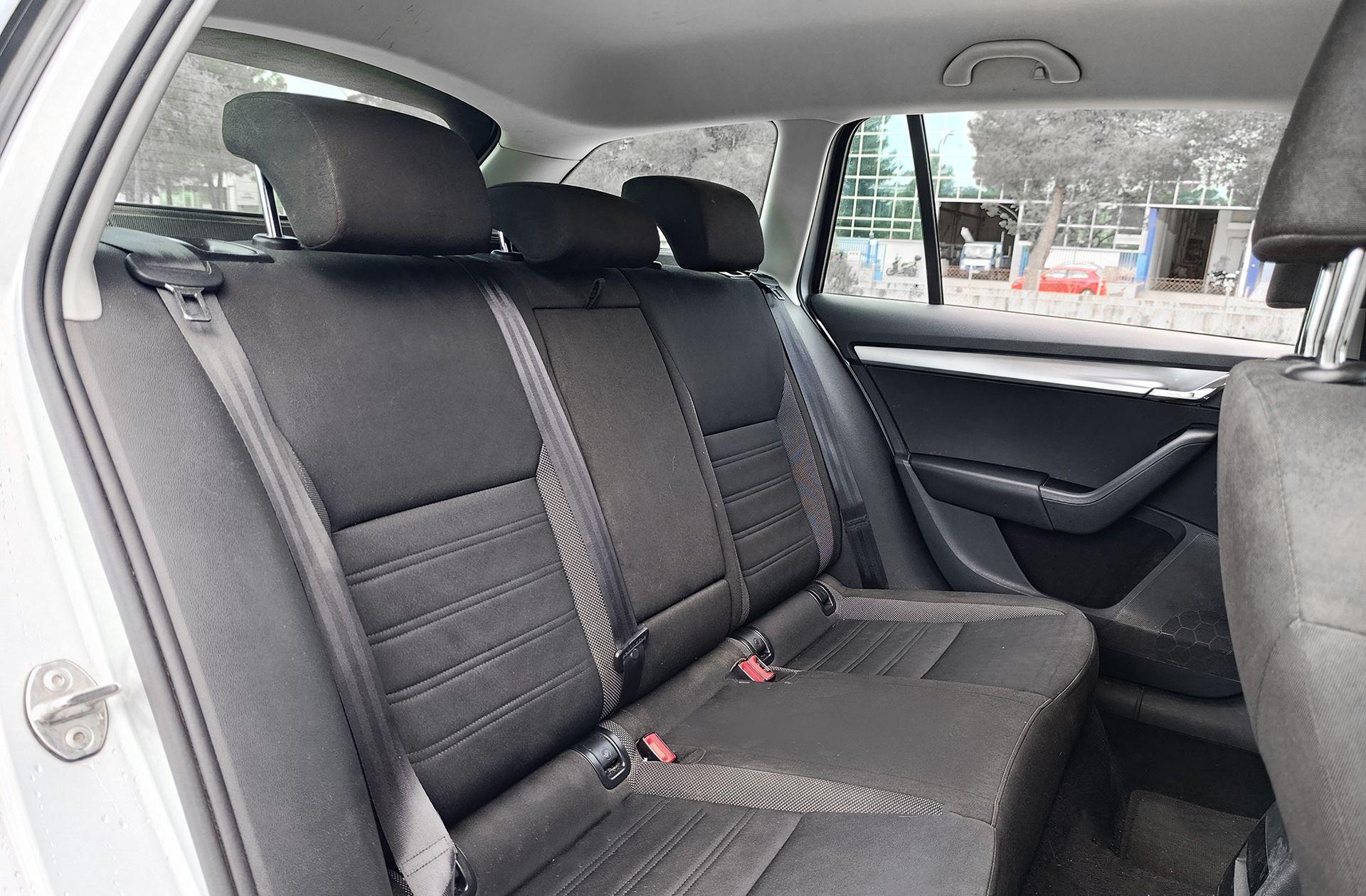 Škoda Octavia Combi 1.0 TSI Like DSG - foto 17