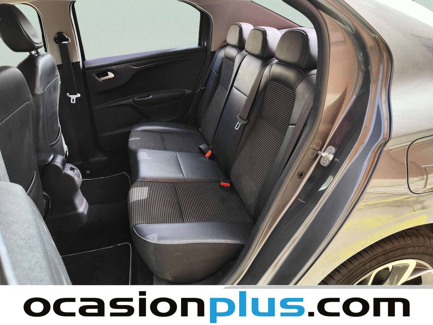 Foto asientos traseros Citroën C-Elysée Citroen C-Elysee BlueHDi 100 Shine (102 CV)