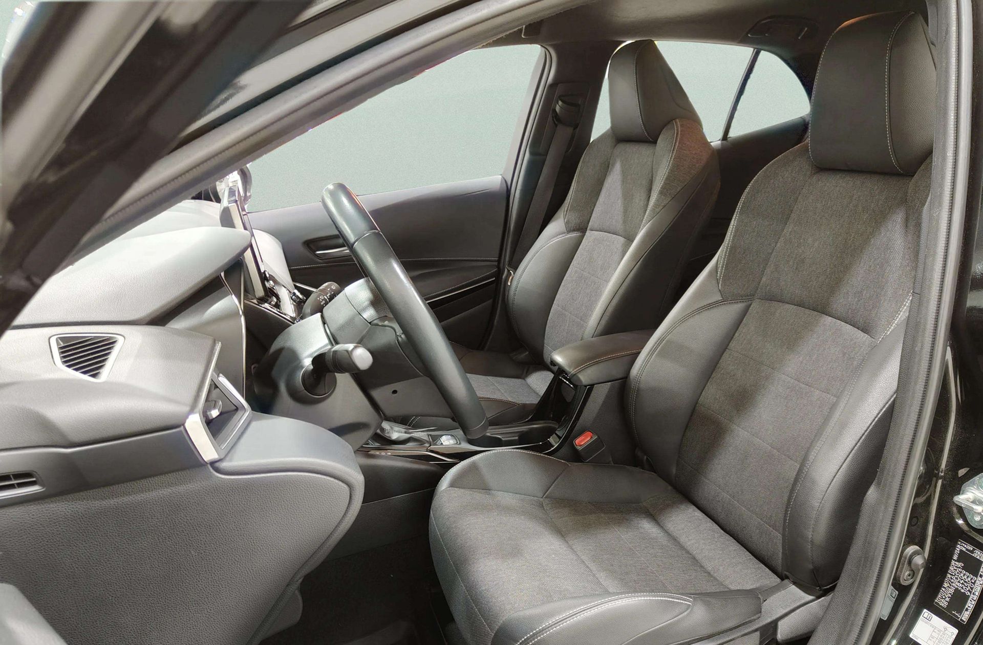 Toyota Corolla 140H Style Edition - foto 12