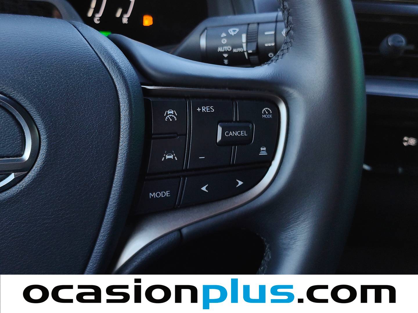 Foto Lexus UX Lexus UX 300h (199 CV)