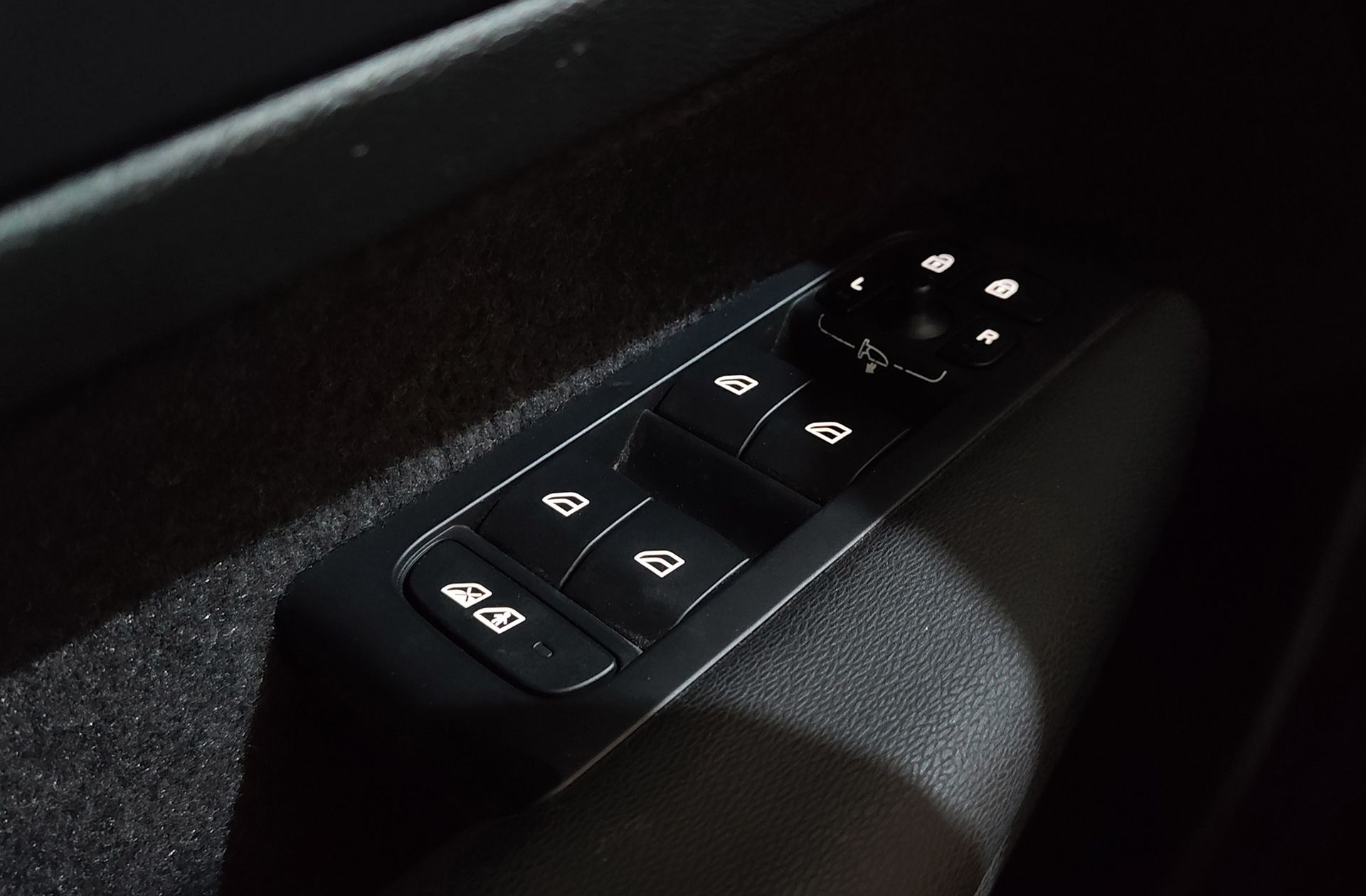 Volvo XC40 T2 Essential - foto 36