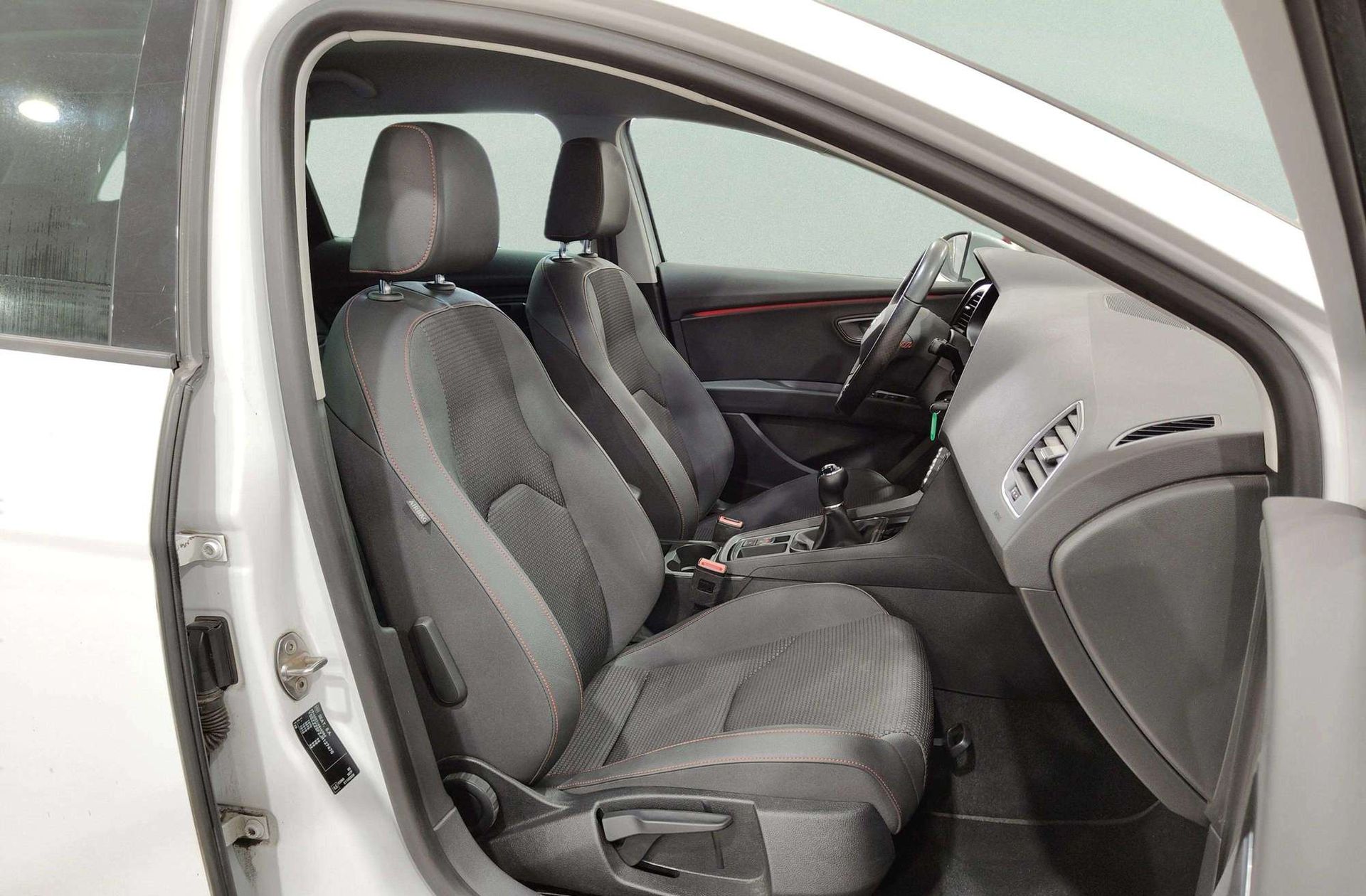SEAT León ST 2.0 TDI FR - foto 17