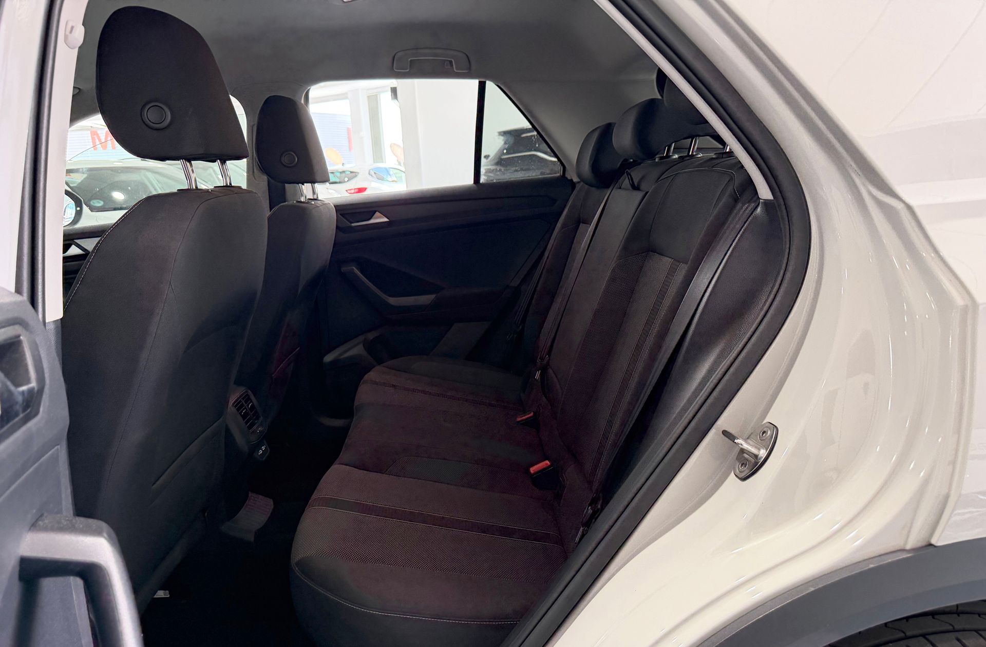 Volkswagen T-Roc Life 1.5 TSI DSG - foto 12