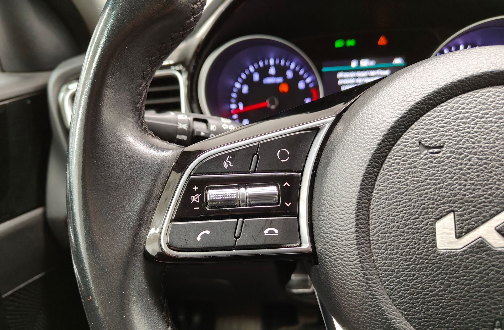 Kia XCeed 1.5 MHEV iMT Tech - foto 29