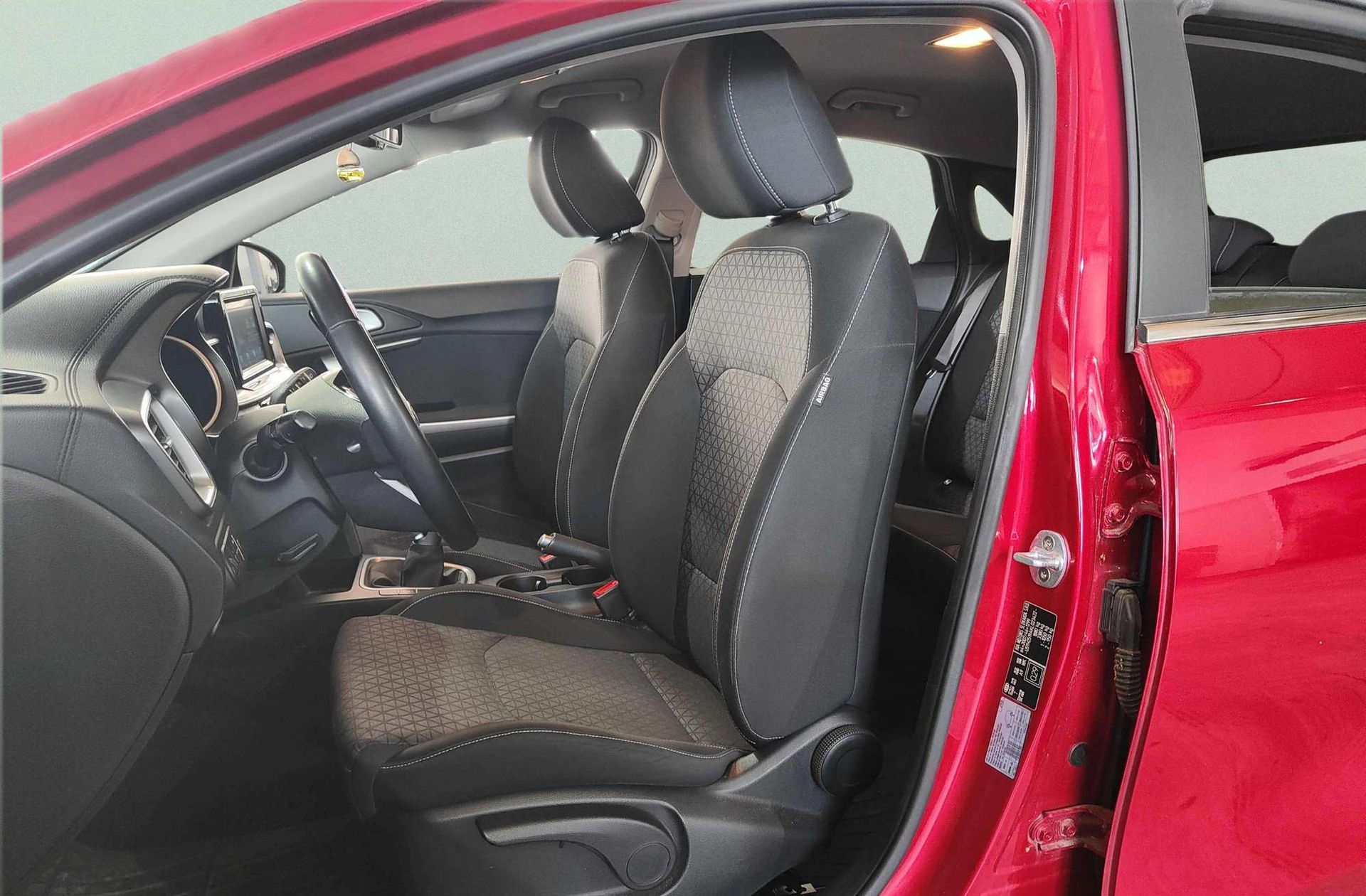 Kia Ceed 1.6 CRDi Drive - foto 10