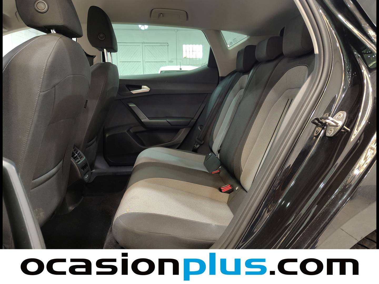 Foto asientos traseros Seat León Seat León 1.5 eTSI Style 25 Aniversario DSG (116 CV)