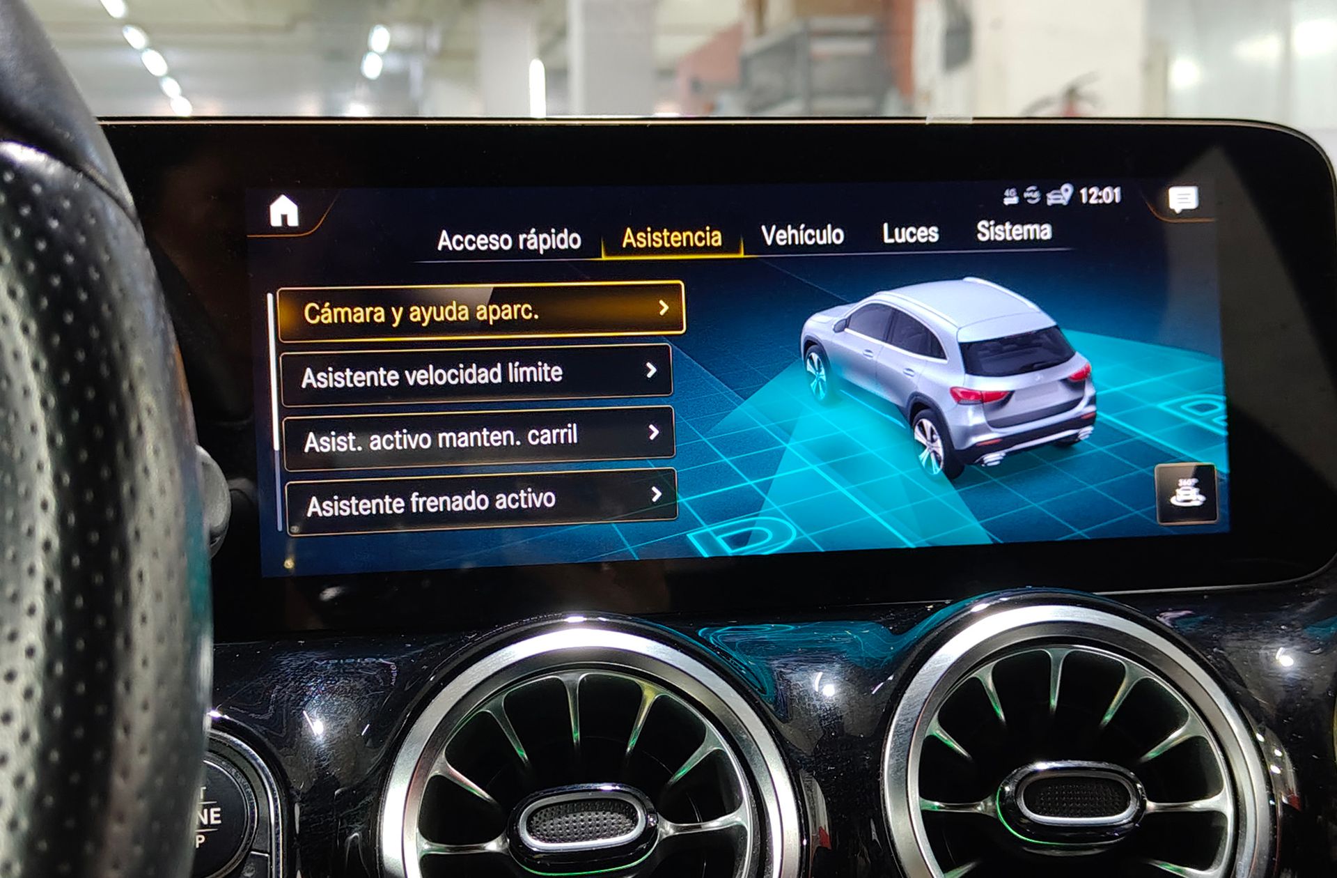 Mercedes-Benz GLA 200 Pack AMG - foto 12