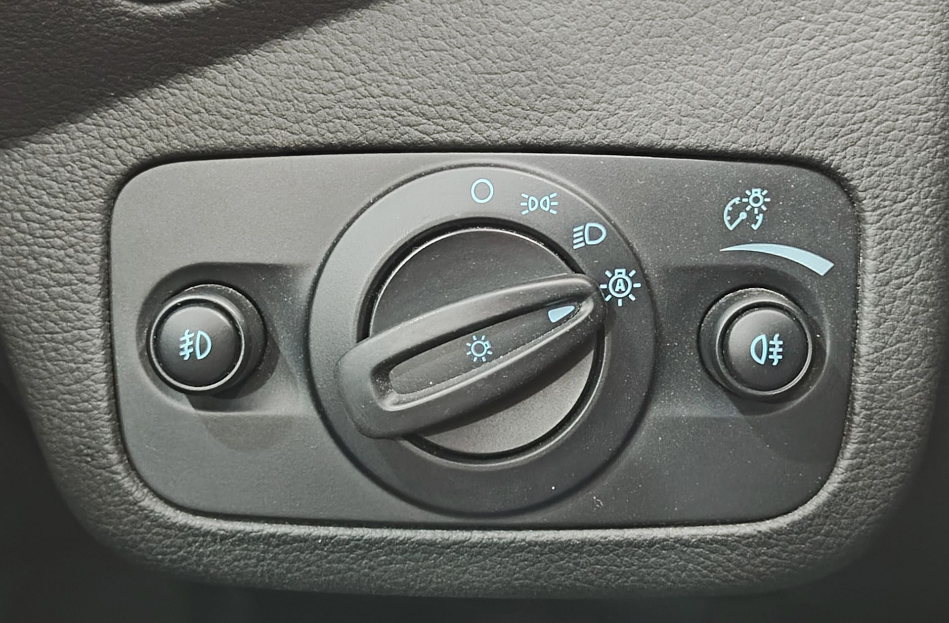 Ford Kuga 1.5 EcoBoost ST-Line 4x4 - foto 26