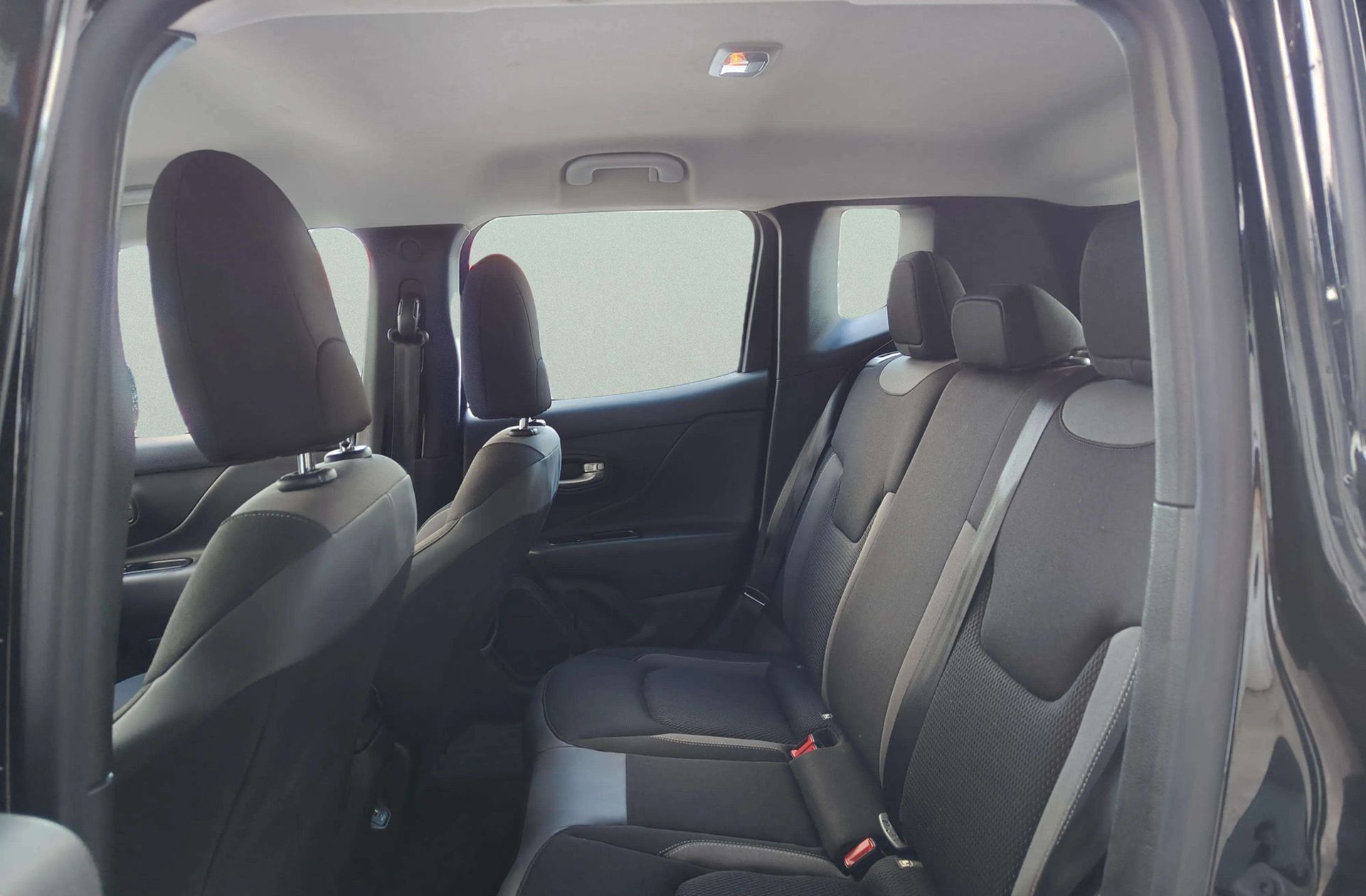 Jeep Renegade eHybrid 1.5 Limited ATX - foto 9