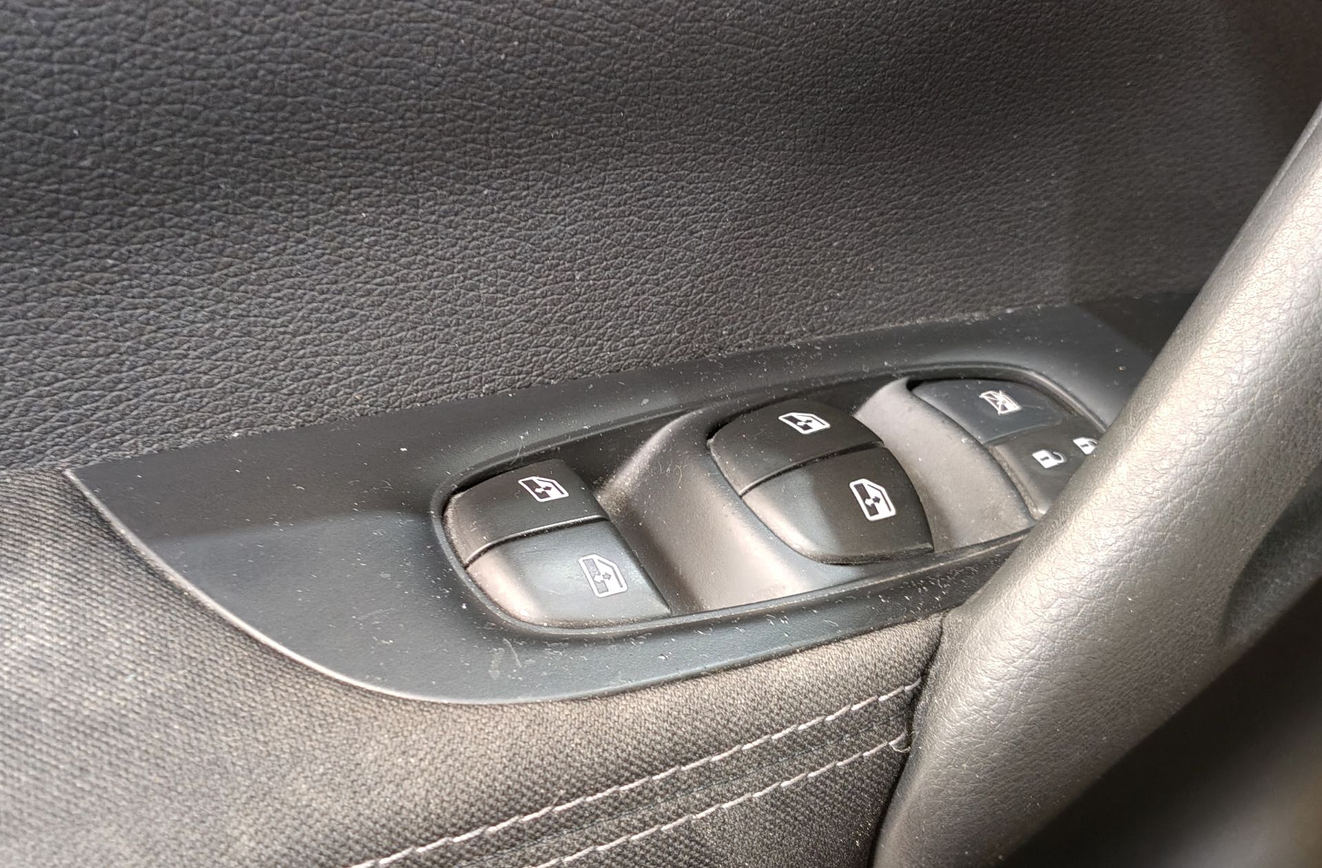 Nissan Qashqai DIG-T 115 N-Connecta 4x2 - foto 34