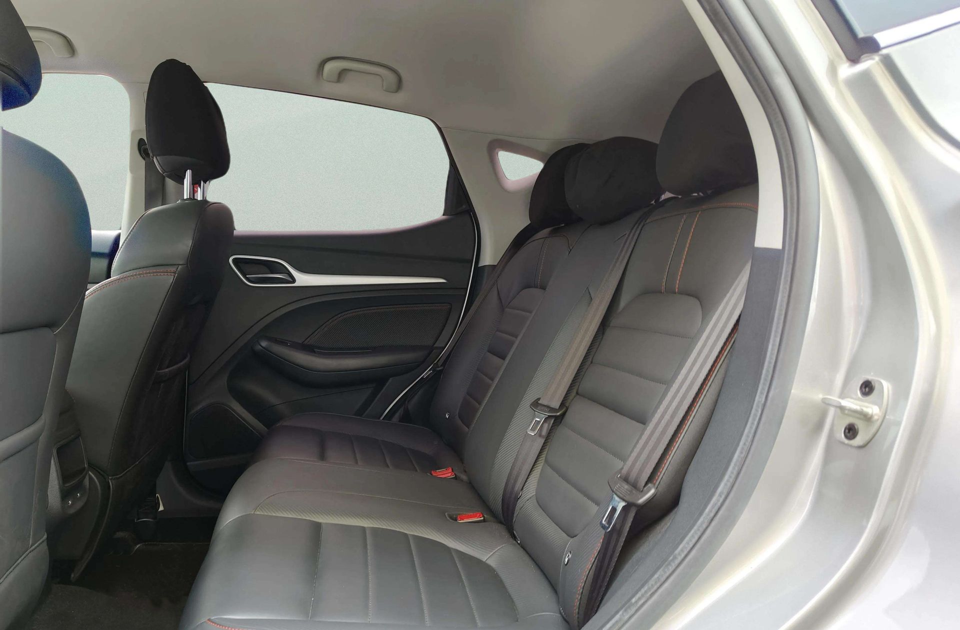 MG ZS 1.5 Luxury - foto 15