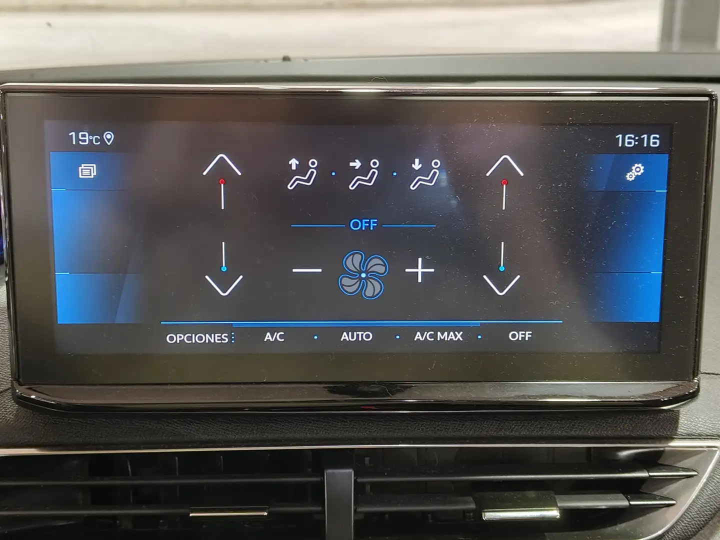 Foto Peugeot 3008 Peugeot 3008 BlueHDI 130 S&S Allure EAT8 (130 CV)