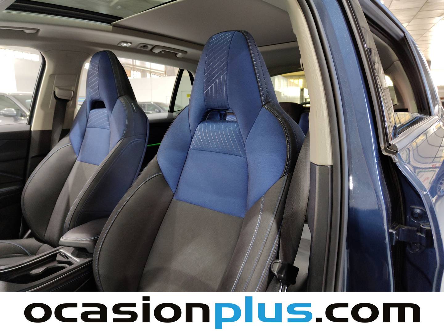 Equipamiento del Lynk & Co 01 Lynk & Co 01 1.5 PHEV (261 CV)