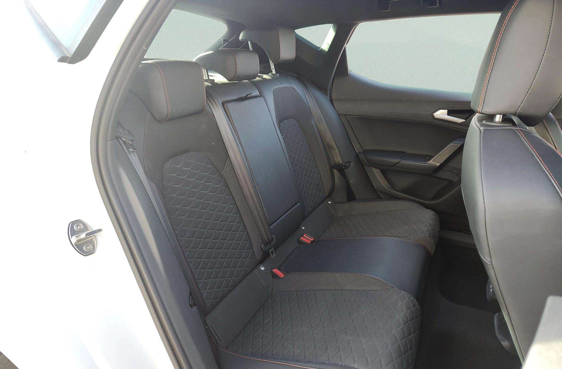SEAT León 1.5 TSI FR 25 Aniversario - foto 18