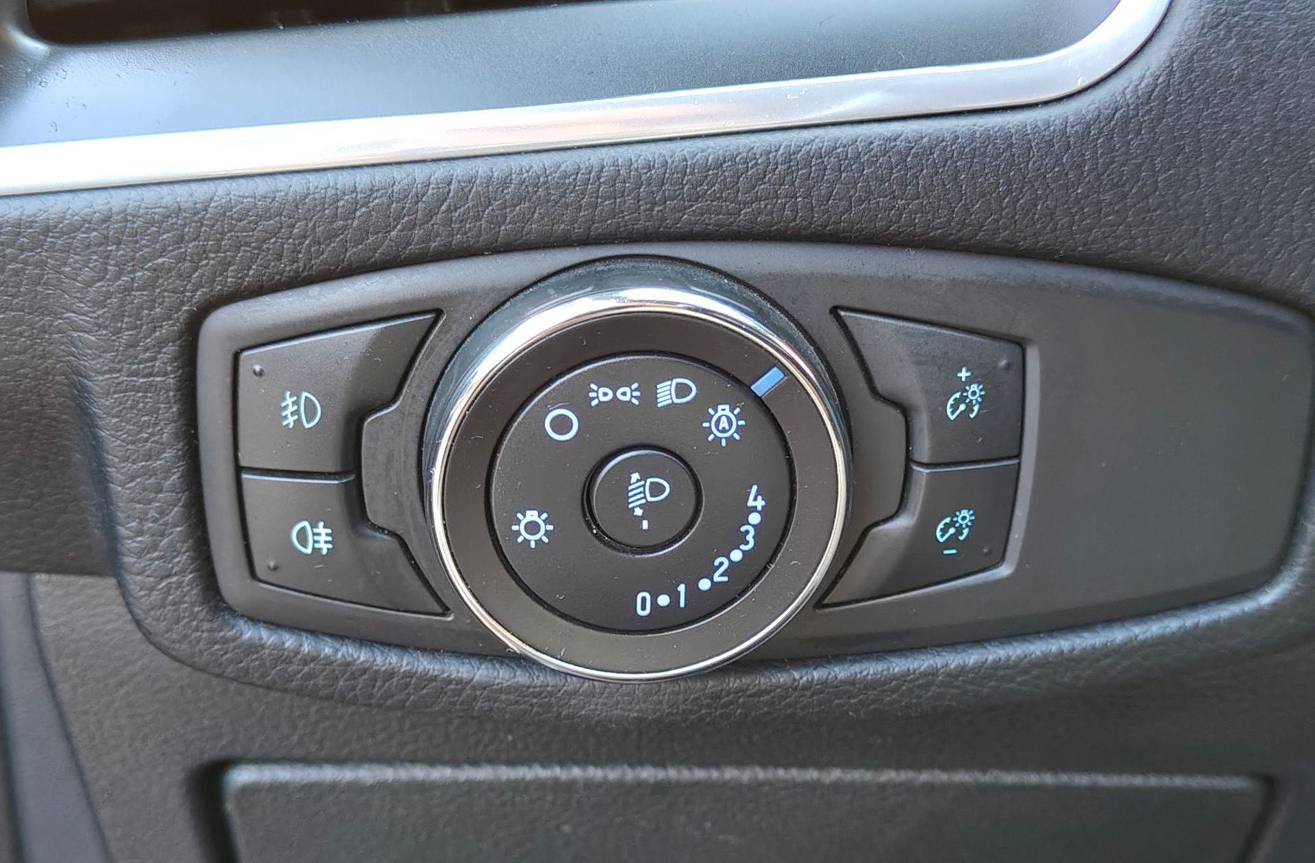 Ford Galaxy 2.0 TDCi Titanium - foto 34