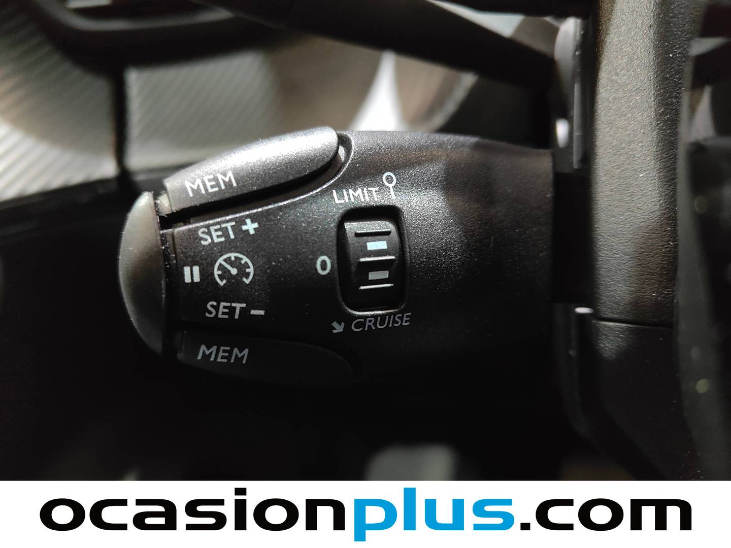 Peugeot 2008 Peugeot 2008 Allure Hybrid eDCS6 (145 CV) automático