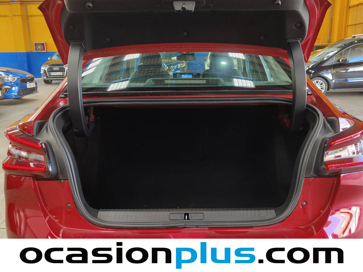 Foto Citroën C4 X Citroen C4 X PureTech 130 S&S Plus EAT8 (131 CV)