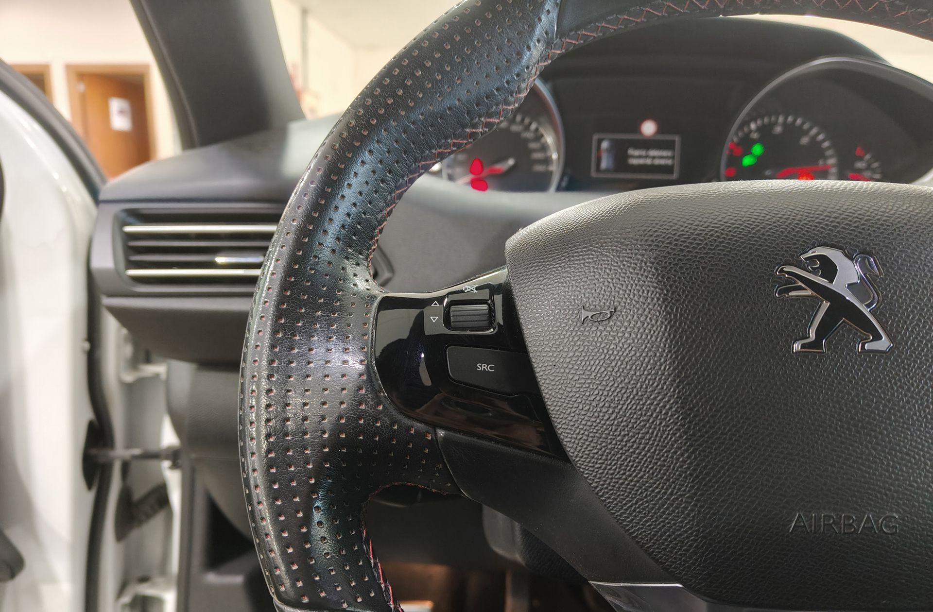 Peugeot 308 BlueHDi 150 GT Line - foto 23