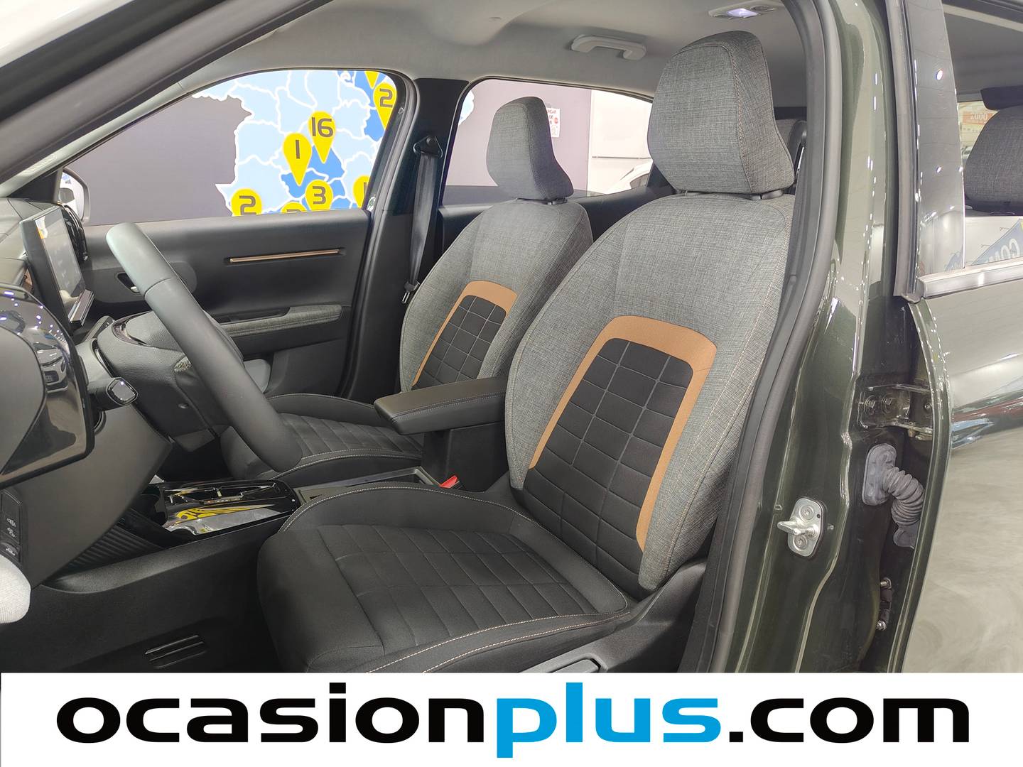 Foto asientos delanteros Citroën C3 Aircross Citroën C3 Aircross Hybrid 136 Plus e-DCS6 (136 CV)