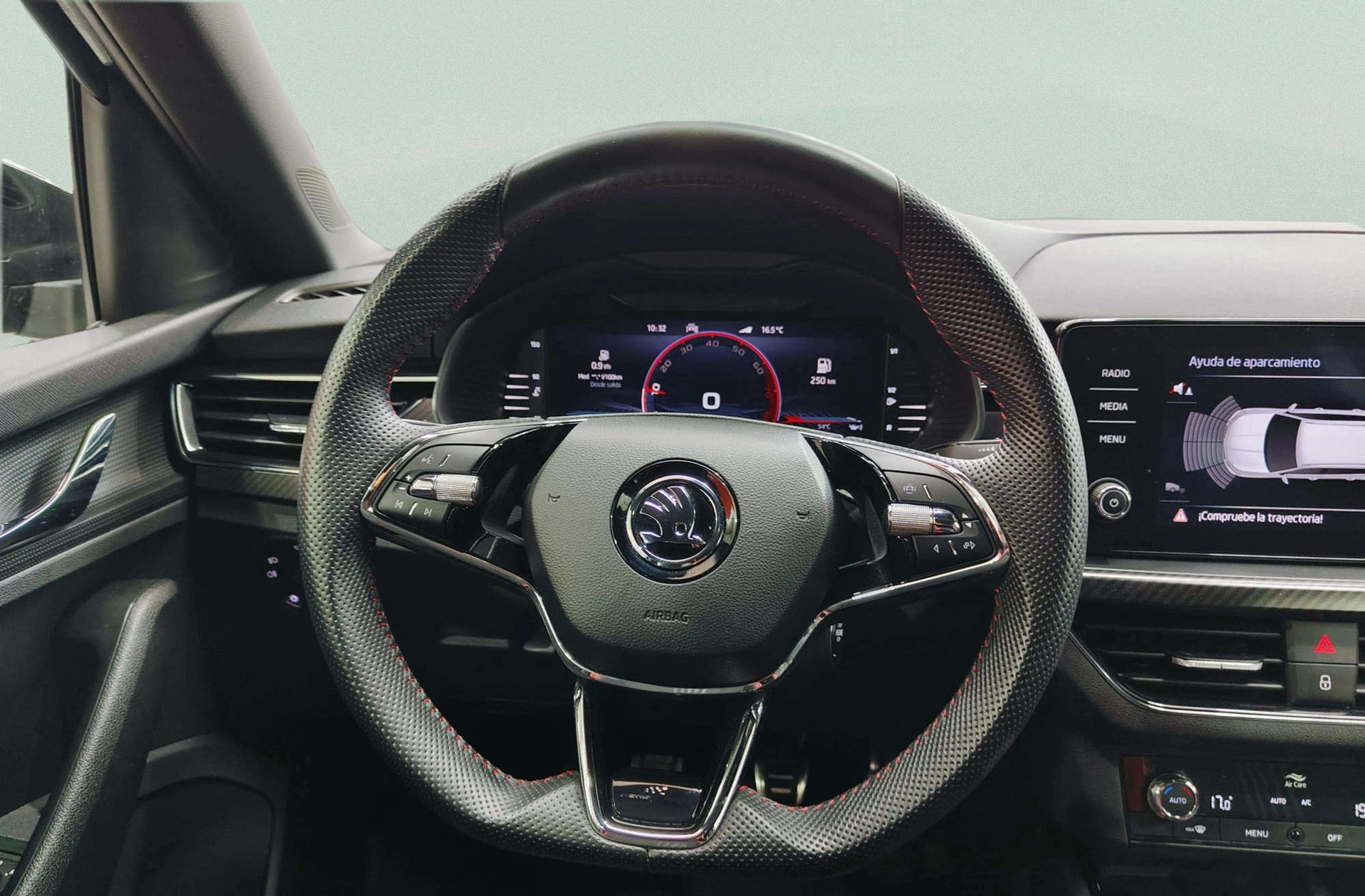 Škoda Kamiq 1.5 TSI Monte Carlo - foto 23
