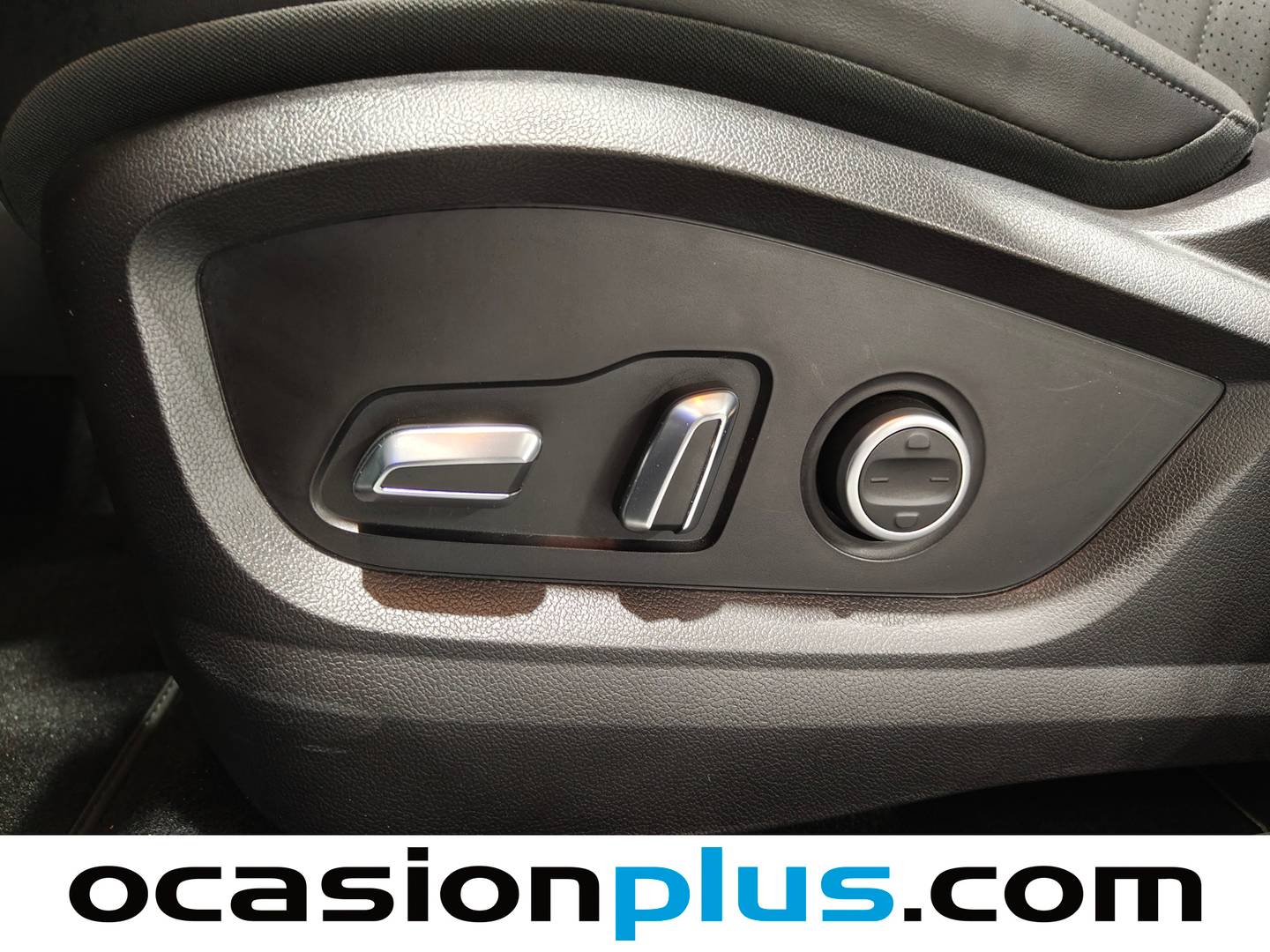 Accesorios del EBRO S800 EBRO S800 1.6 TGDI Premium DCT (147 CV)