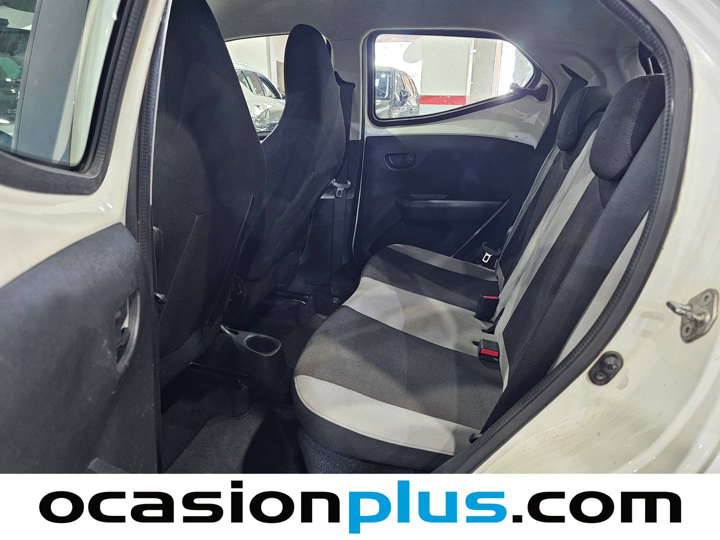Foto asientos traseros Toyota Aygo Toyota Aygo 70 City (68 CV)
