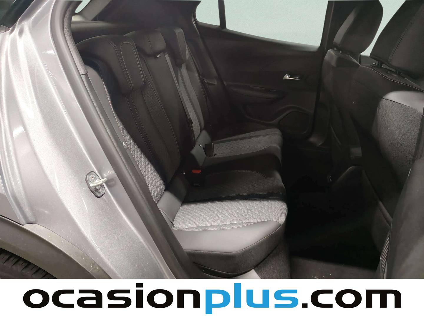 Foto Peugeot 2008 Peugeot 2008 Allure Hybrid eDCS6 (145 CV)