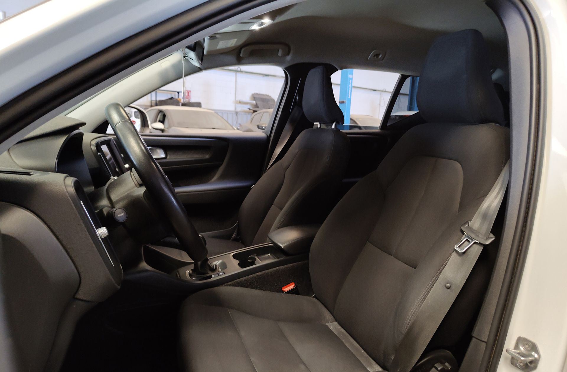 Volvo XC40 T2 Momentum Core - foto 10