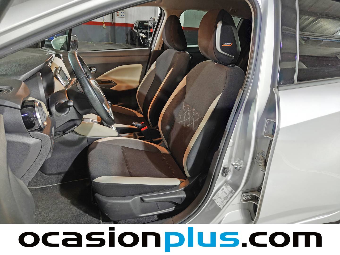 Foto asientos delanteros Nissan Micra Nissan Micra 1.5 dCi S&S N-Connecta (90 CV)