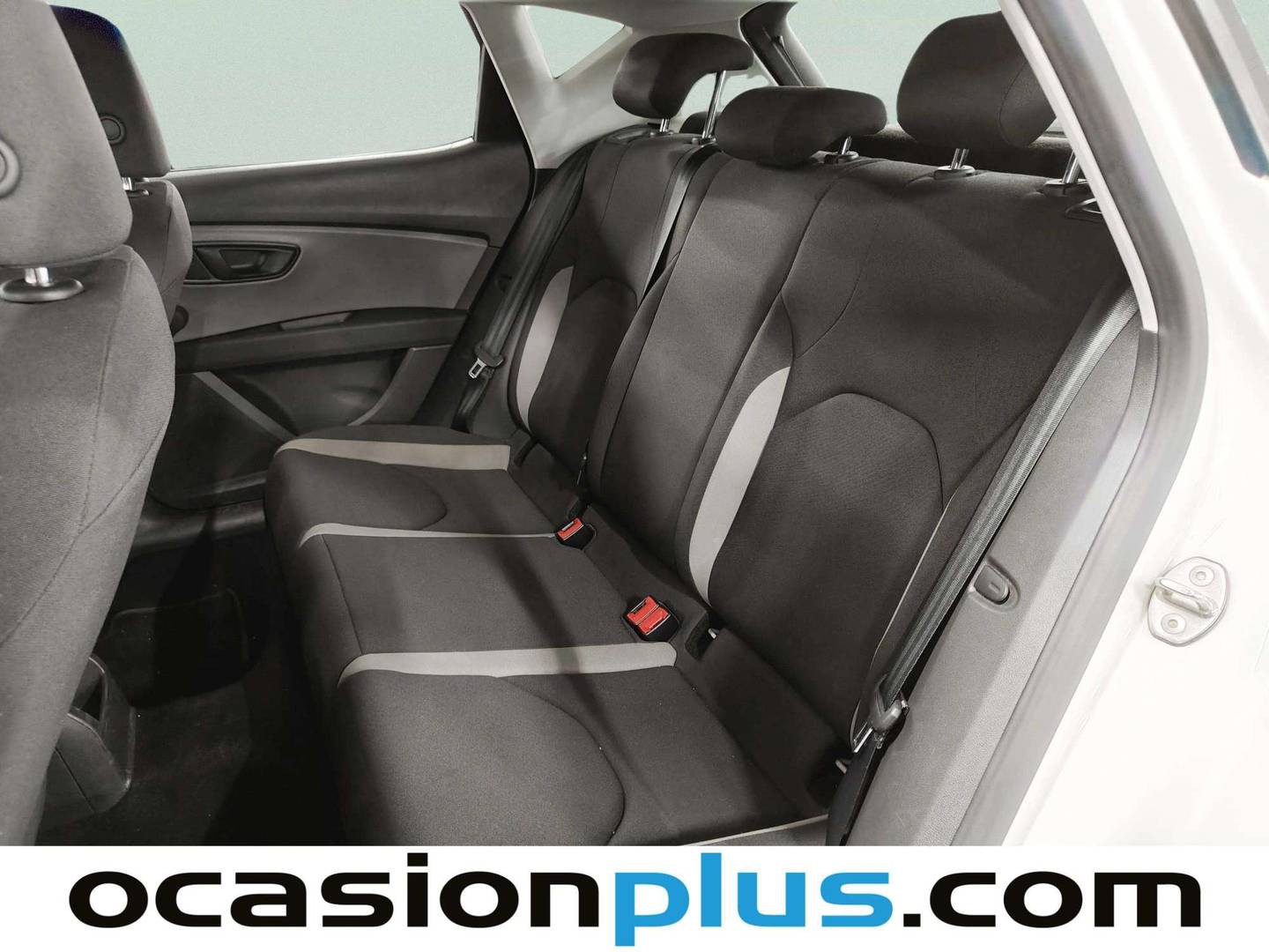 Foto asientos traseros Seat León Seat León 1.6 TDI S&S Reference (110 CV)