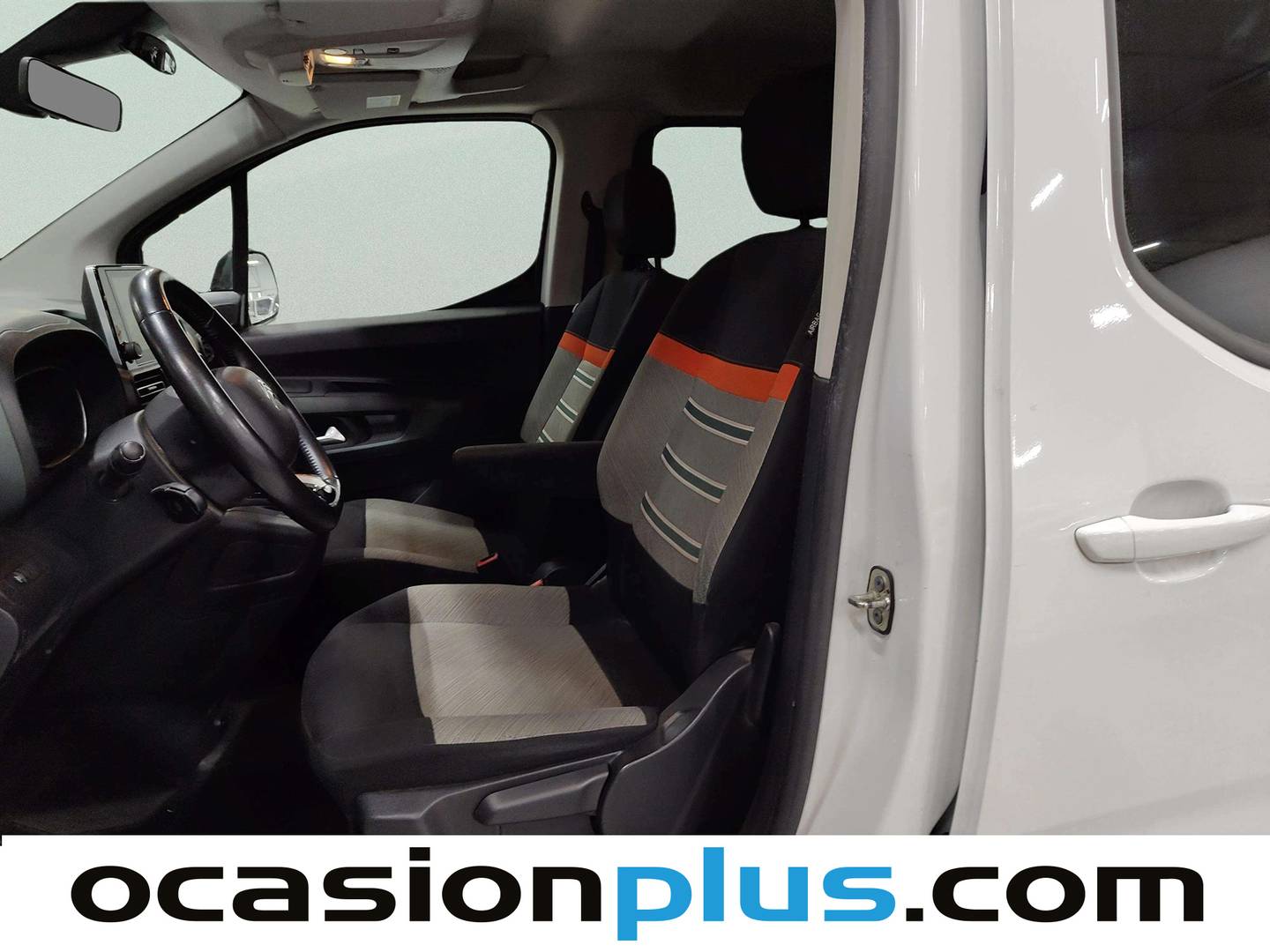Foto asientos delanteros Citroën Berlingo Citroën Berlingo BlueHDi 100 S&S Talla XL Shine (102 CV) 7 Plazas
