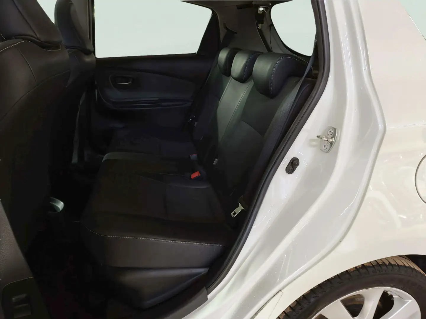 Foto Toyota Yaris Toyota Yaris 100H Advance (100 CV)