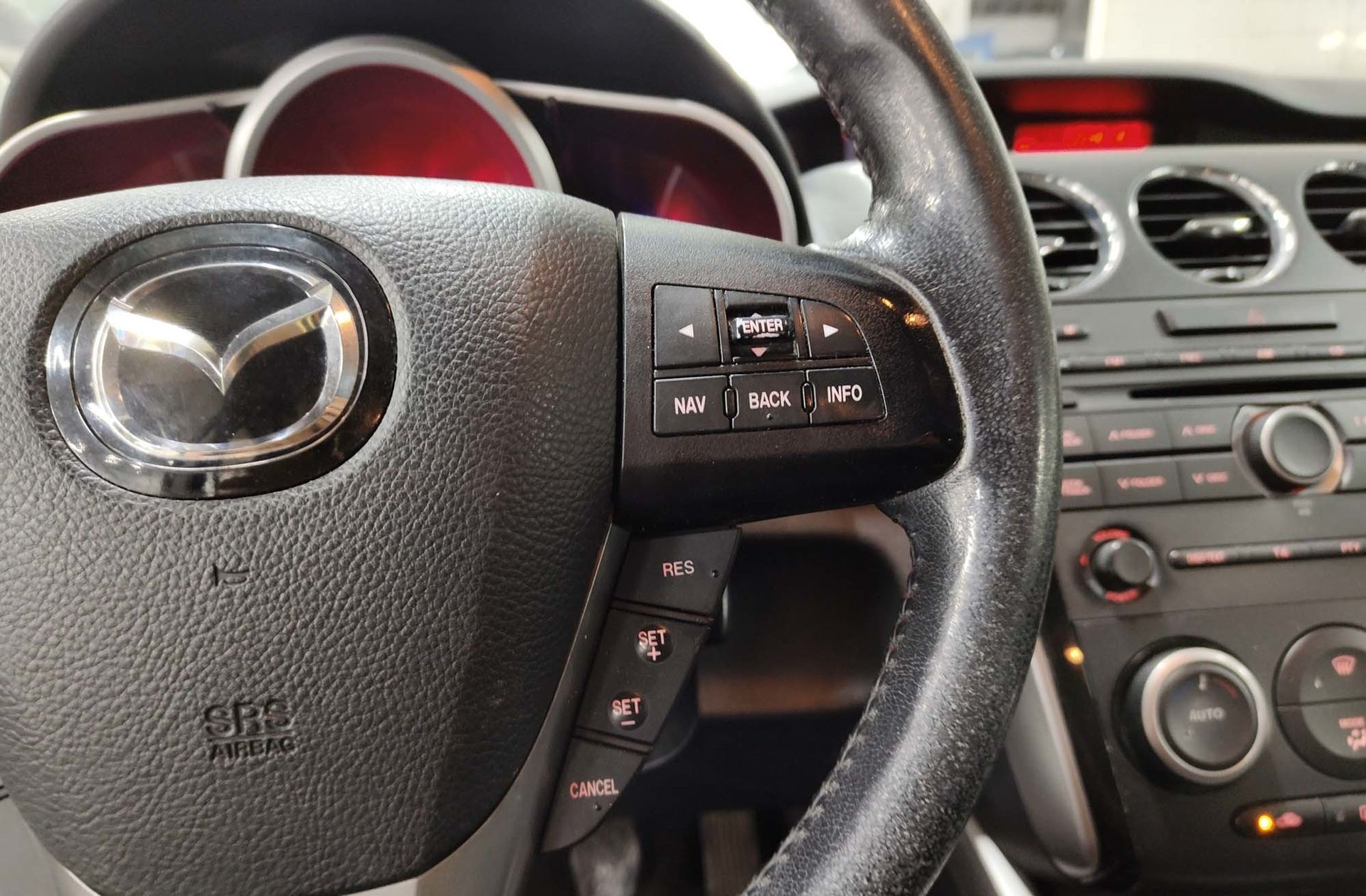 Mazda CX-7 2.2 Crtd Luxury - foto 24