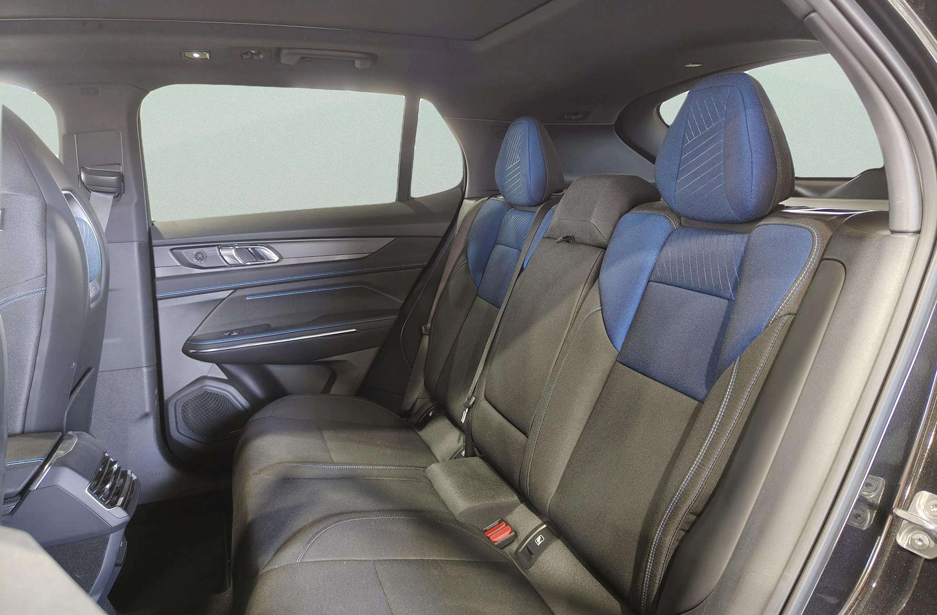 Lynk & Co 01 1.5 PHEV - foto 13