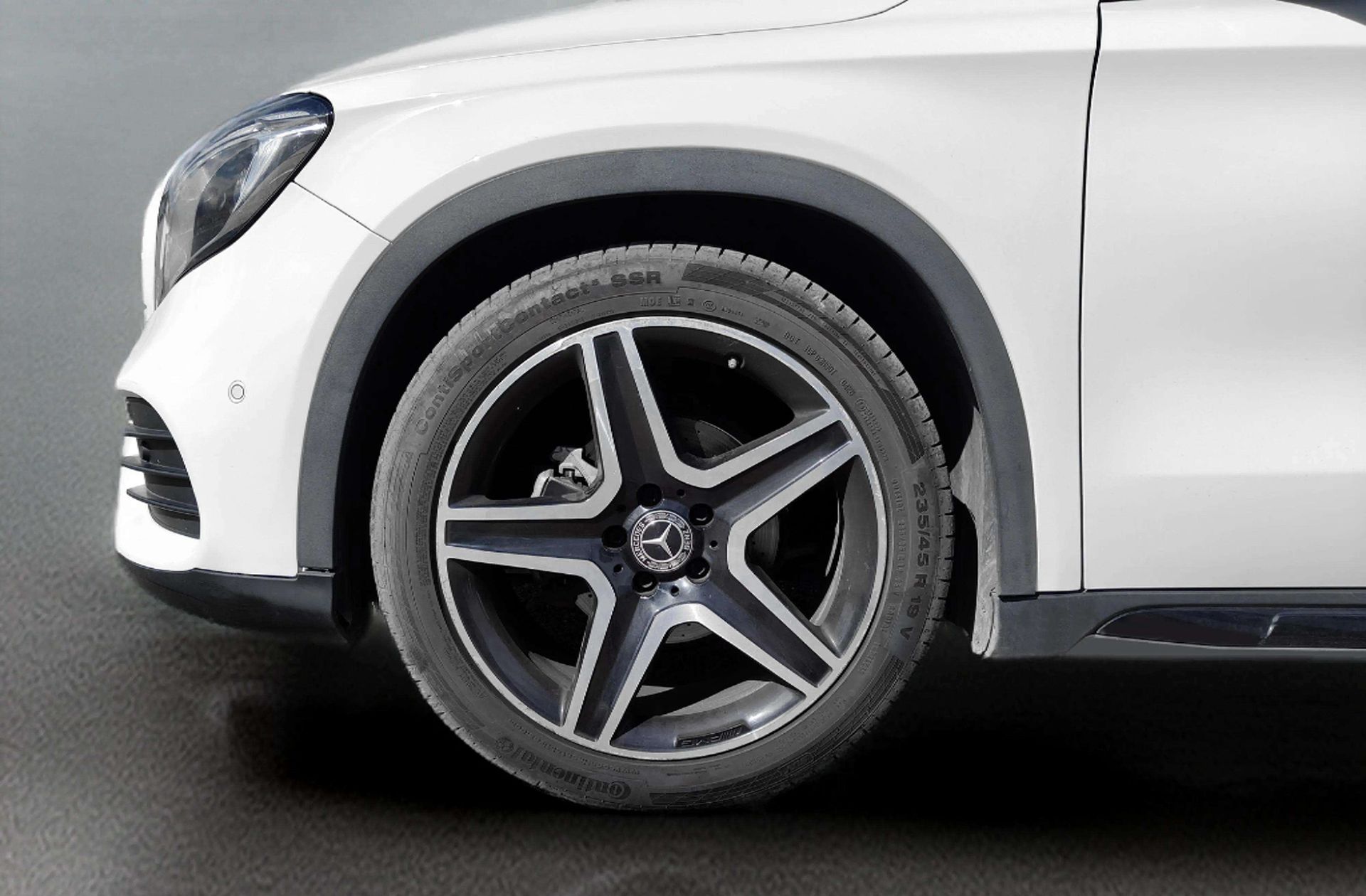 Mercedes-Benz GLA 200 d Pack AMG - foto 38