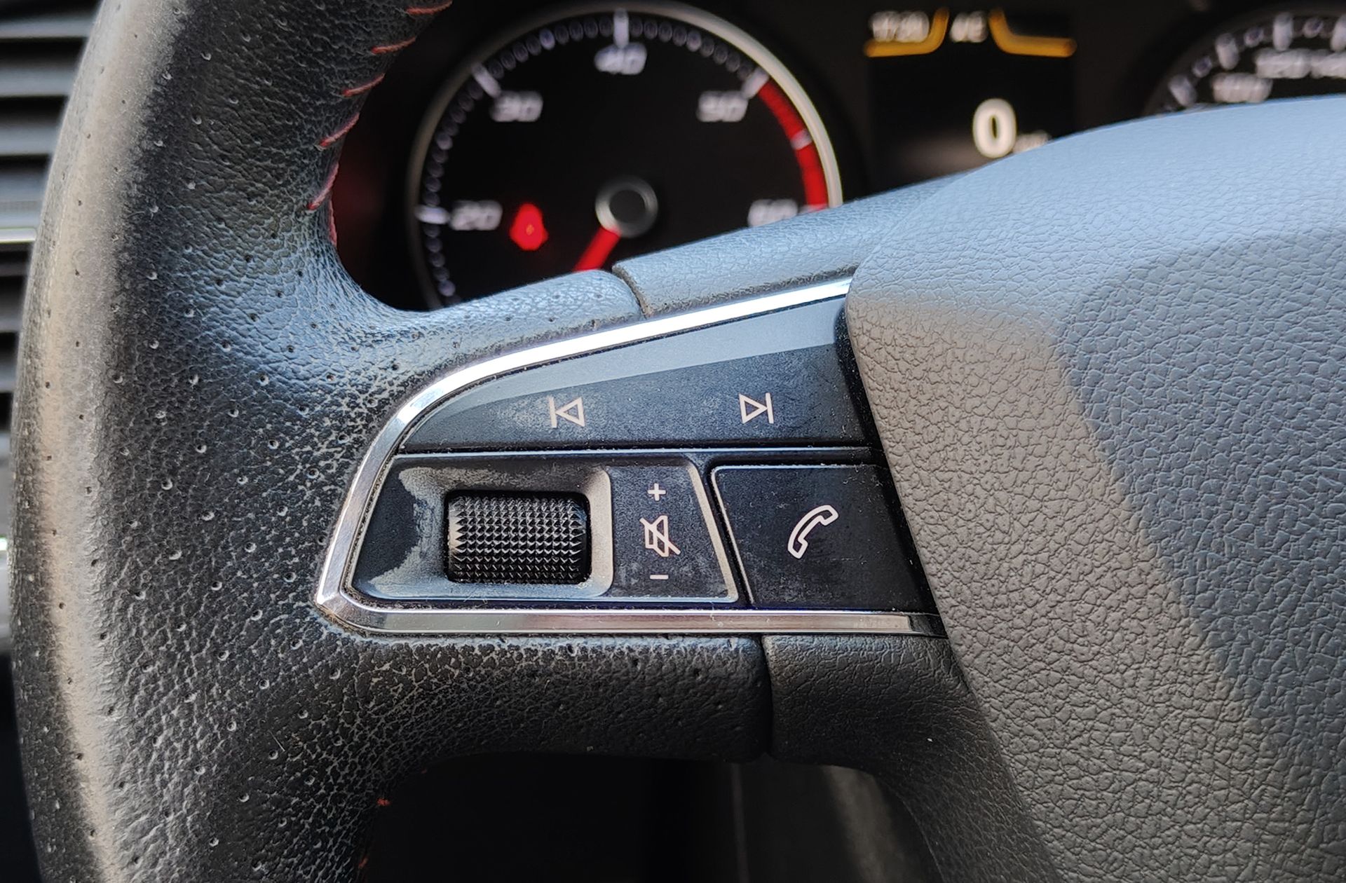 SEAT León ST 2.0 TDI FR - foto 30