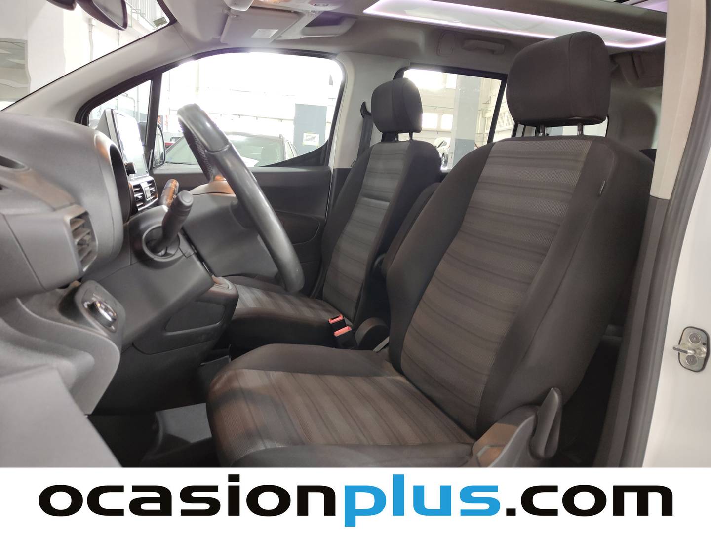 Foto asientos delanteros Opel Combo Life Opel Combo Life 1.5 TD Elegance Plus L (131 CV)