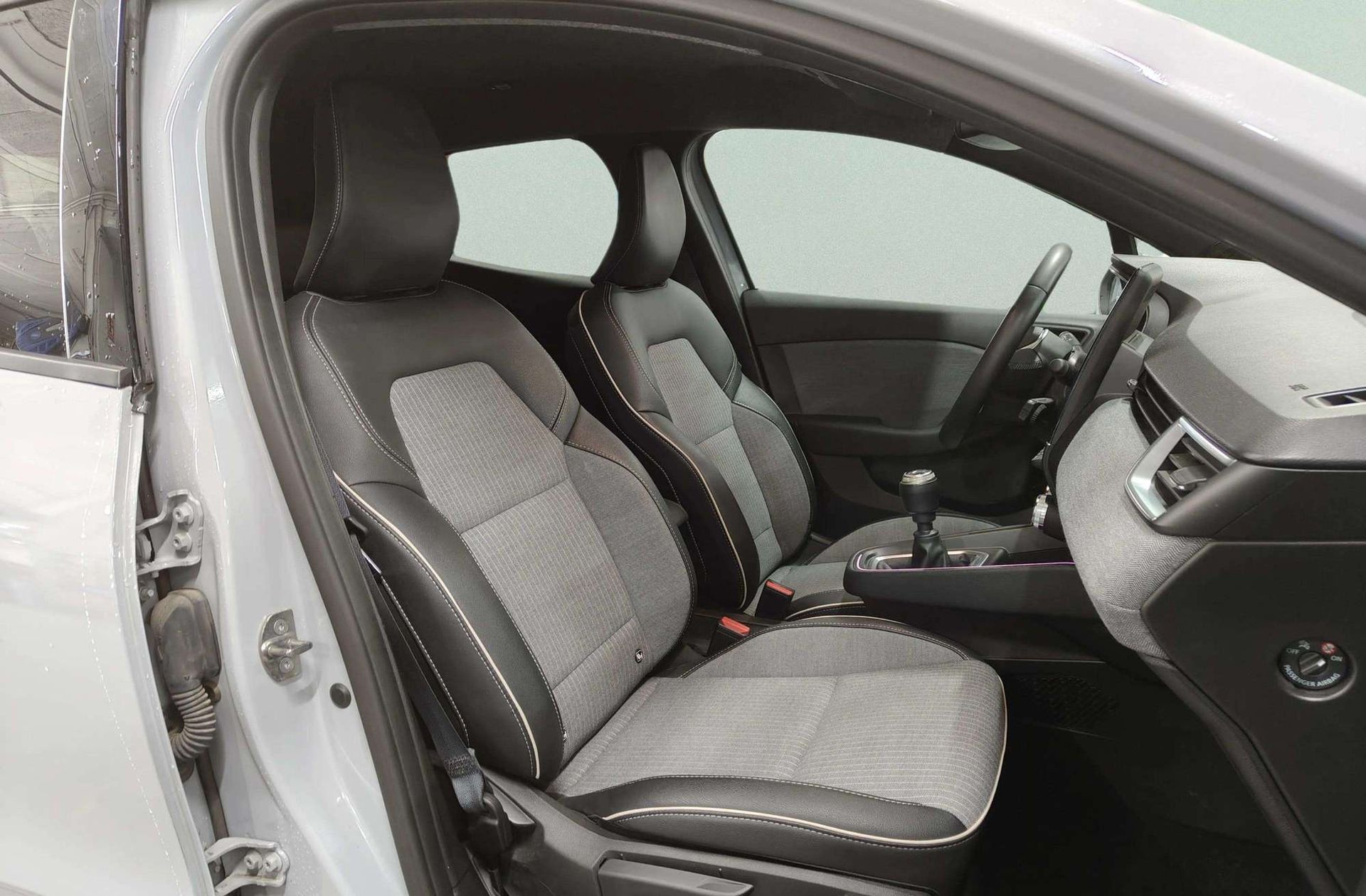 Renault Clio Techno TCe - foto 22