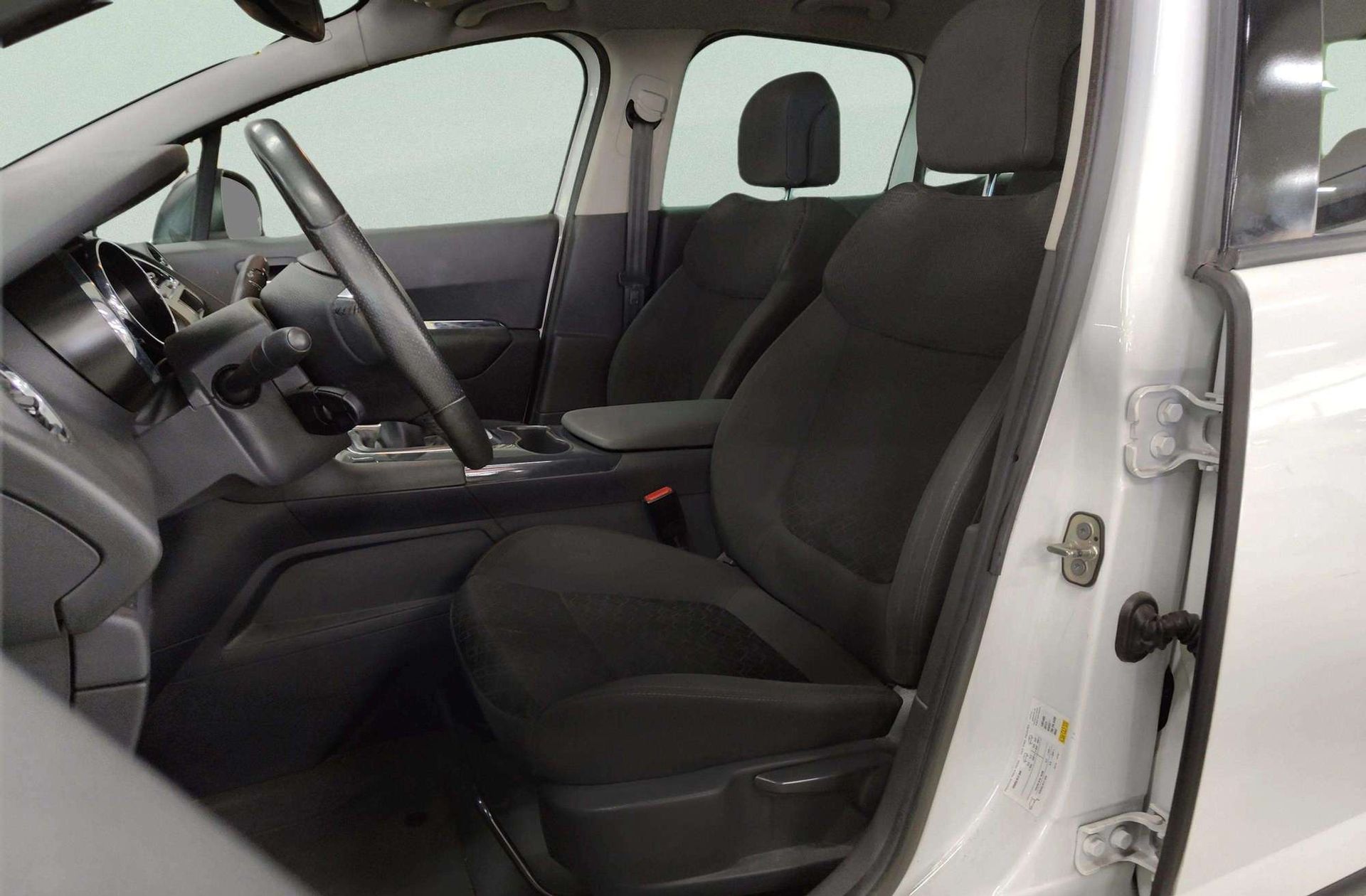 Peugeot 3008 1.6 BlueHDi FAP Style - foto 9