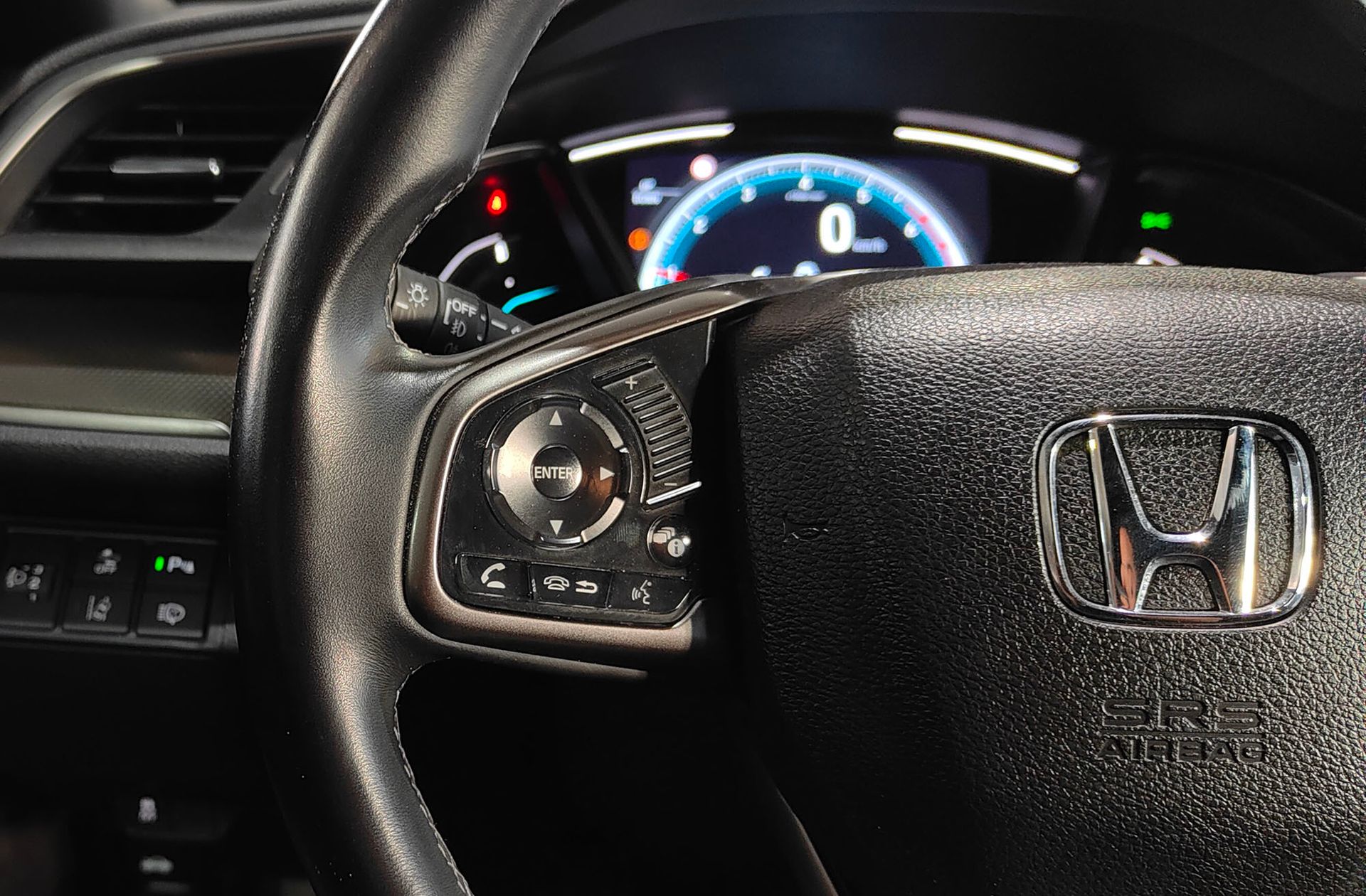 Honda Civic 1.0 I-VTEC Turbo Elegance Navi - foto 29