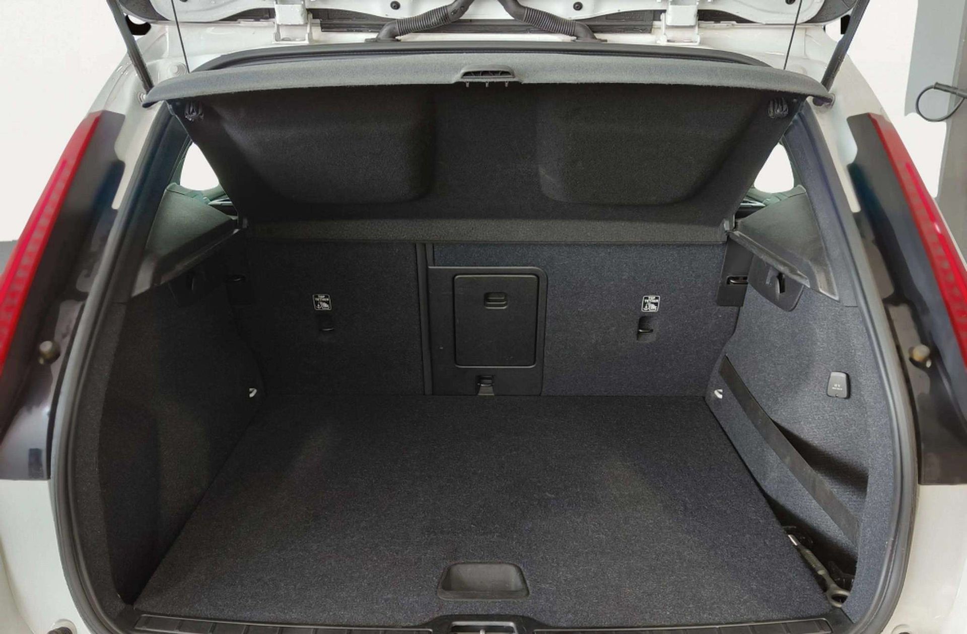 Volvo XC40 D3 Business Plus - foto 23