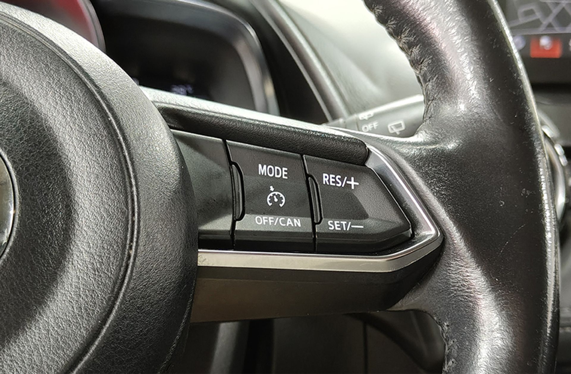 Mazda CX-3 1.8 D Zenith 2WD - foto 32
