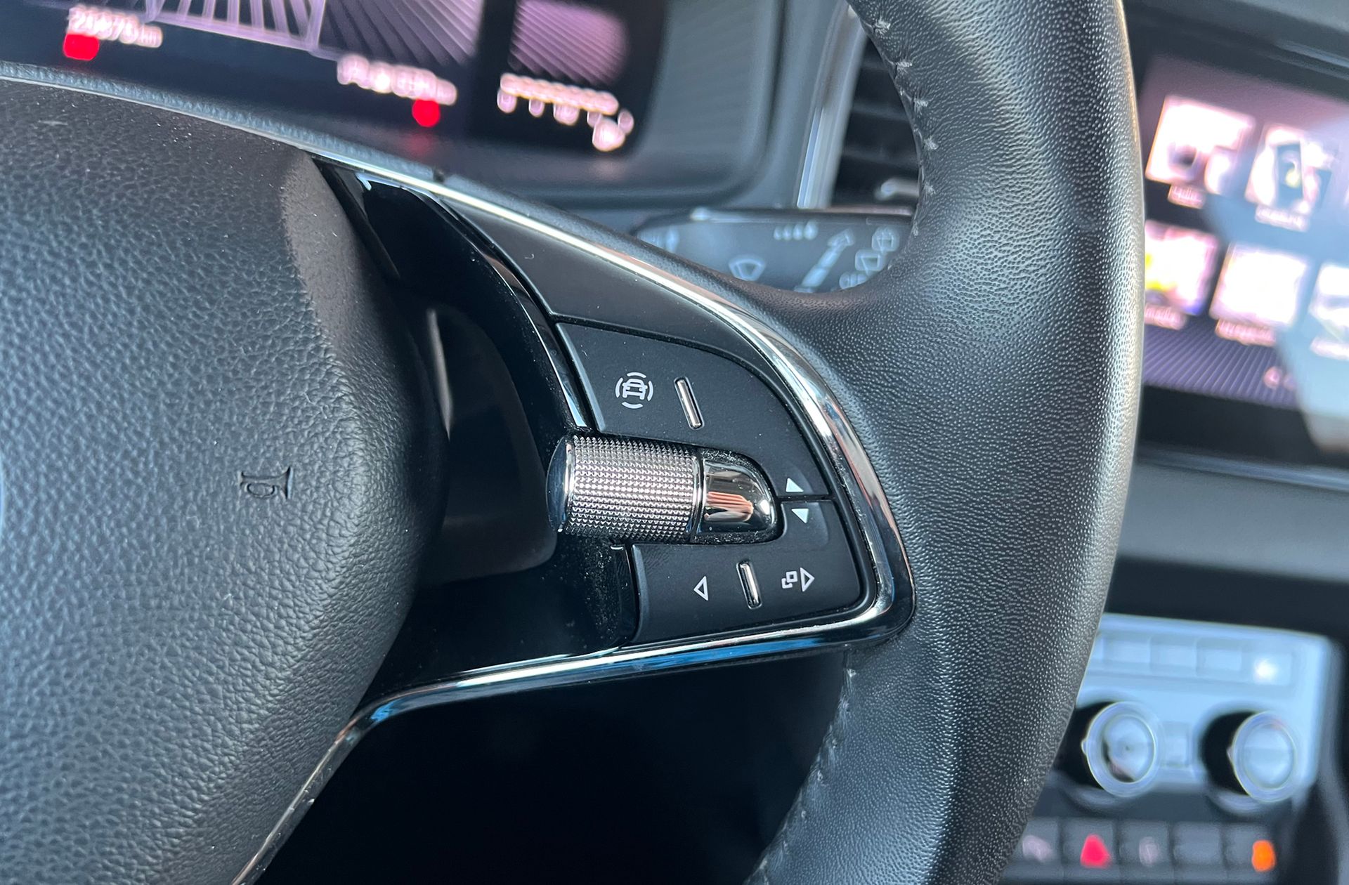 Škoda Karoq 2.0 TDI Selection - foto 26