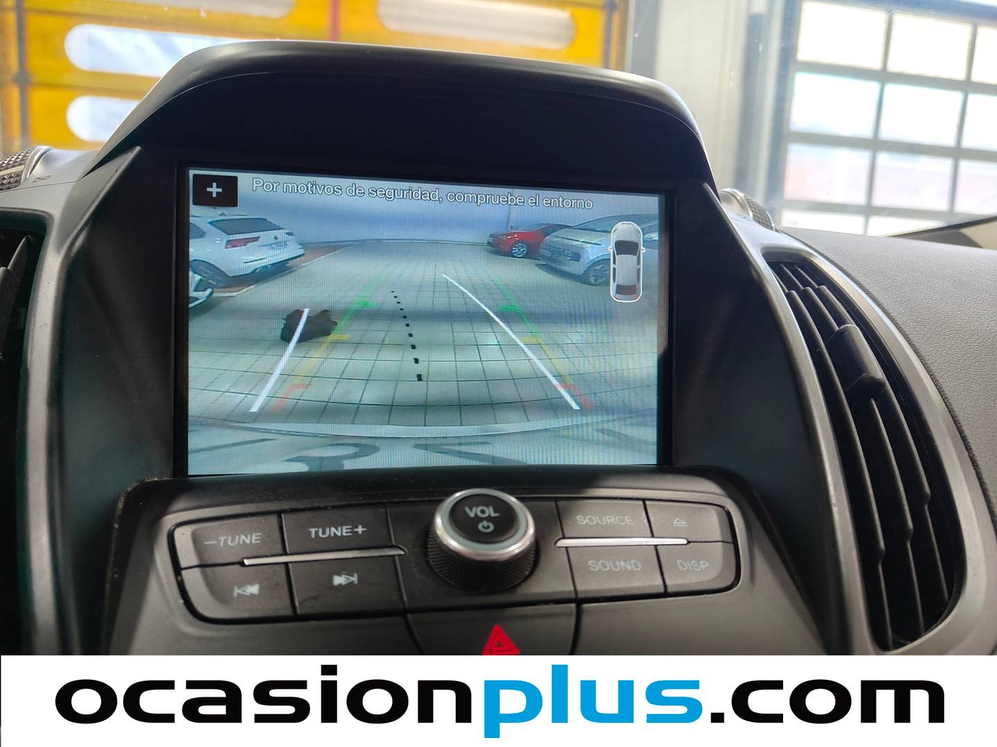 Equipamiento del Ford Kuga Ford Kuga 1.5 TDCI S&S Business 4x2 (120 CV)