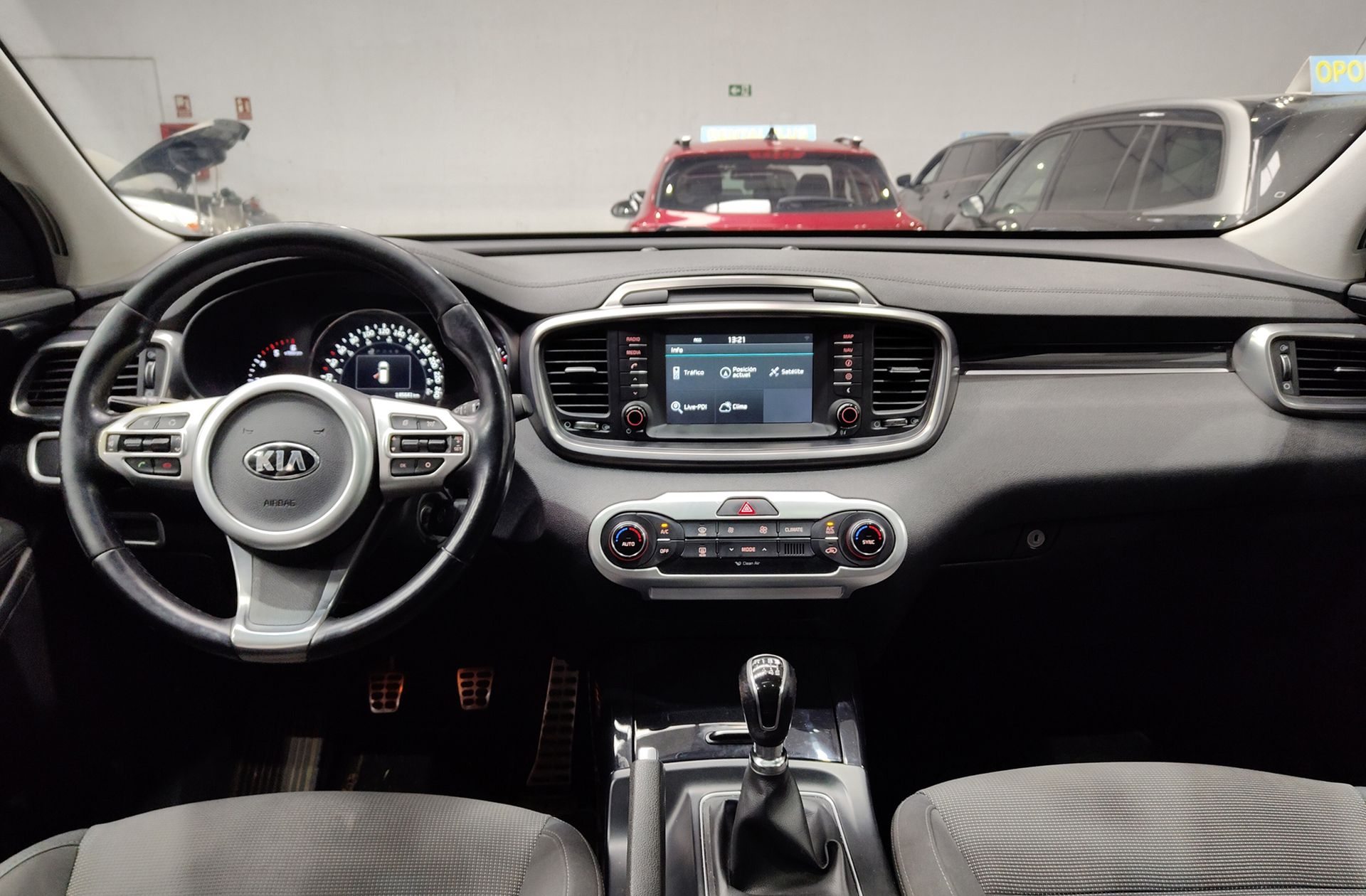Kia Sorento 2.2 CRDi Drive 4x2 7 plazas - foto 8