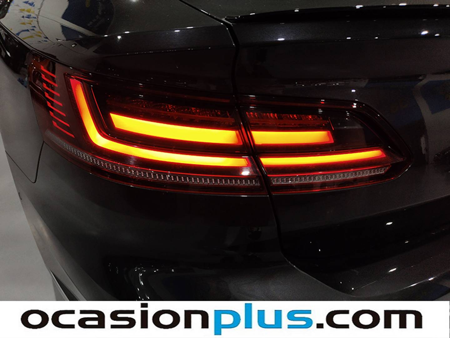 Foto Volkswagen Arteon Volkswagen Arteon R-Line 2.0 TSI (190 CV) DSG