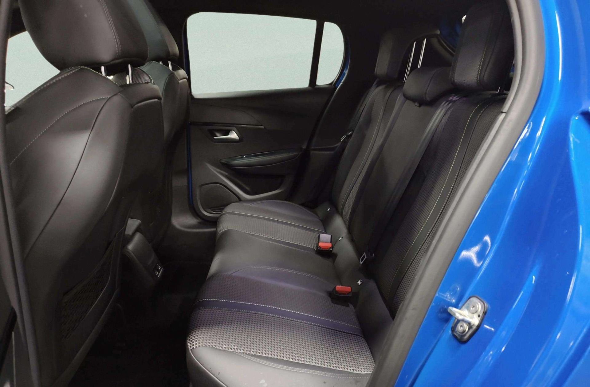 Peugeot 208 PureTech 100 GT Line - foto 18
