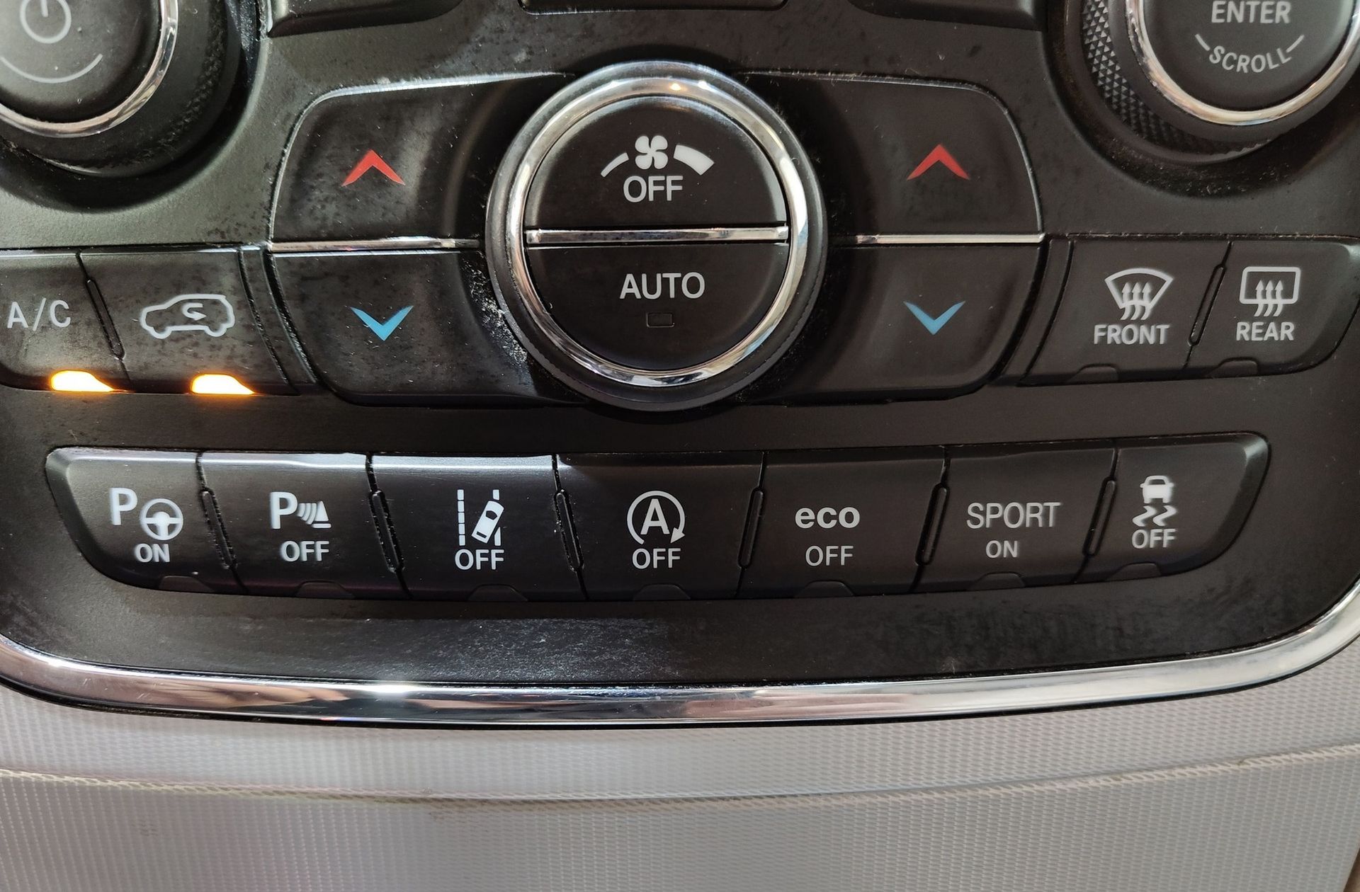 Jeep Grand Cherokee 3.0 CRD V6 Overland - foto 13